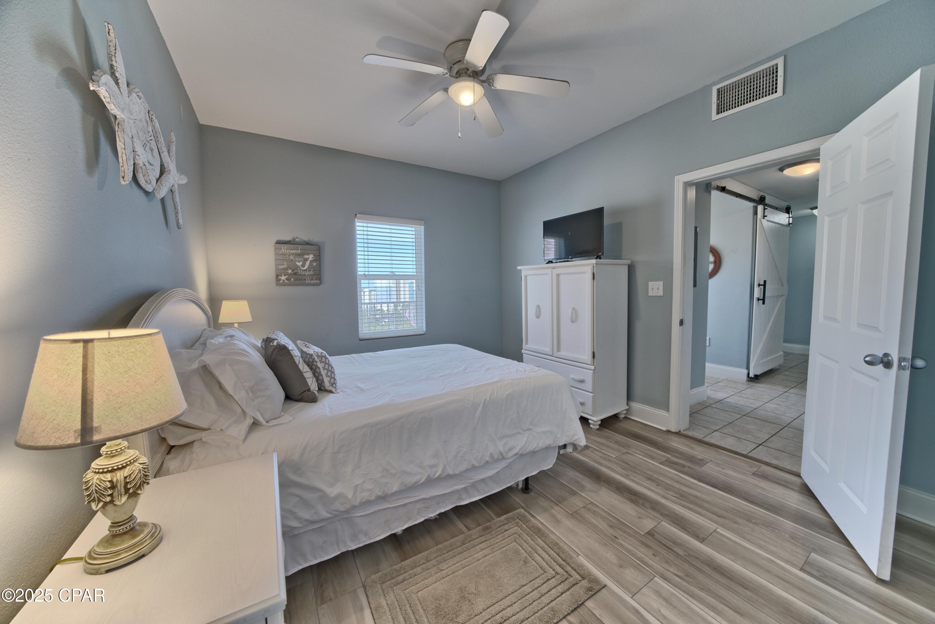 Image 28 For 9902 Thomas Drive 1431