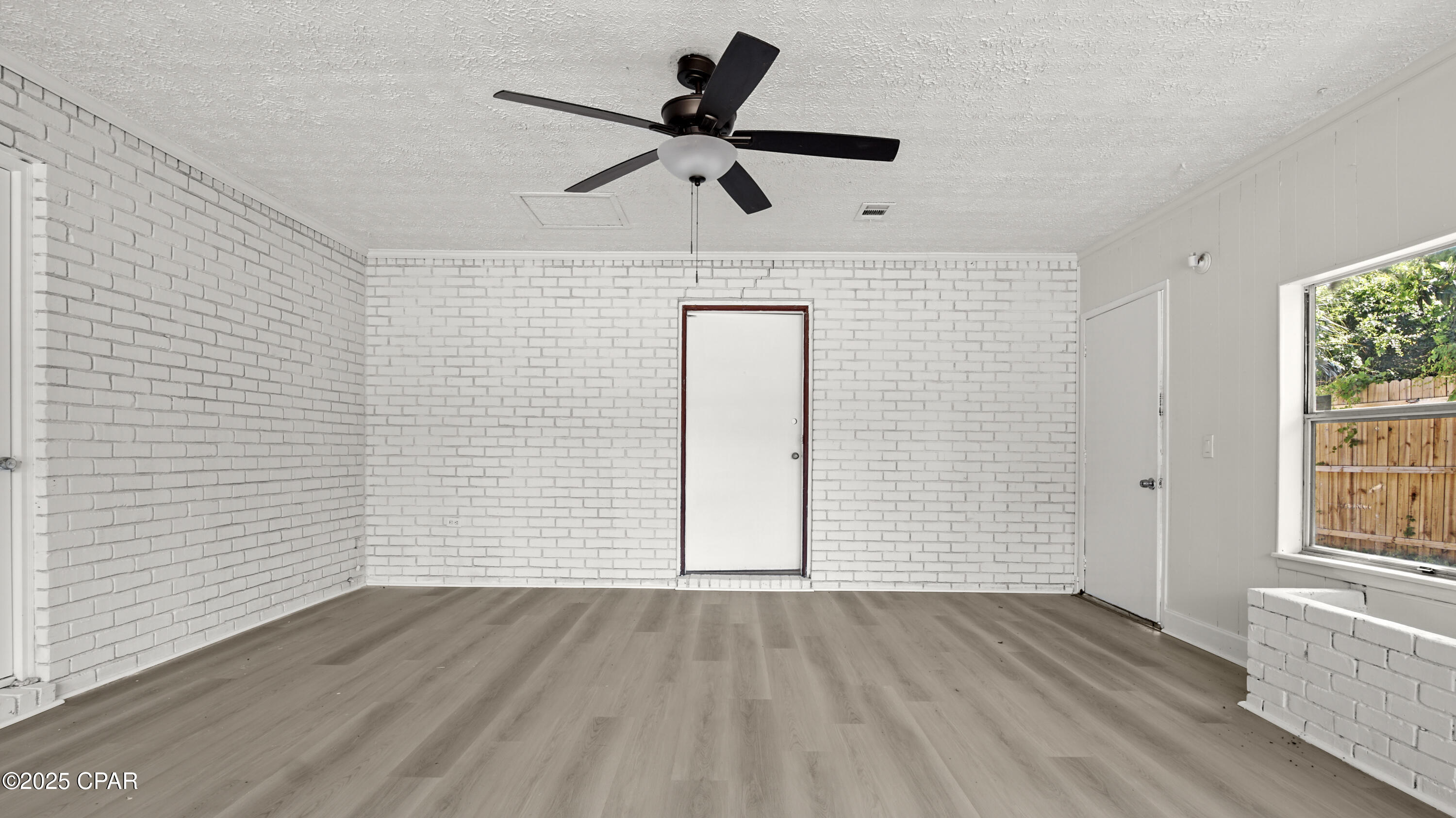 Image 12 For 3915 Wasp Street