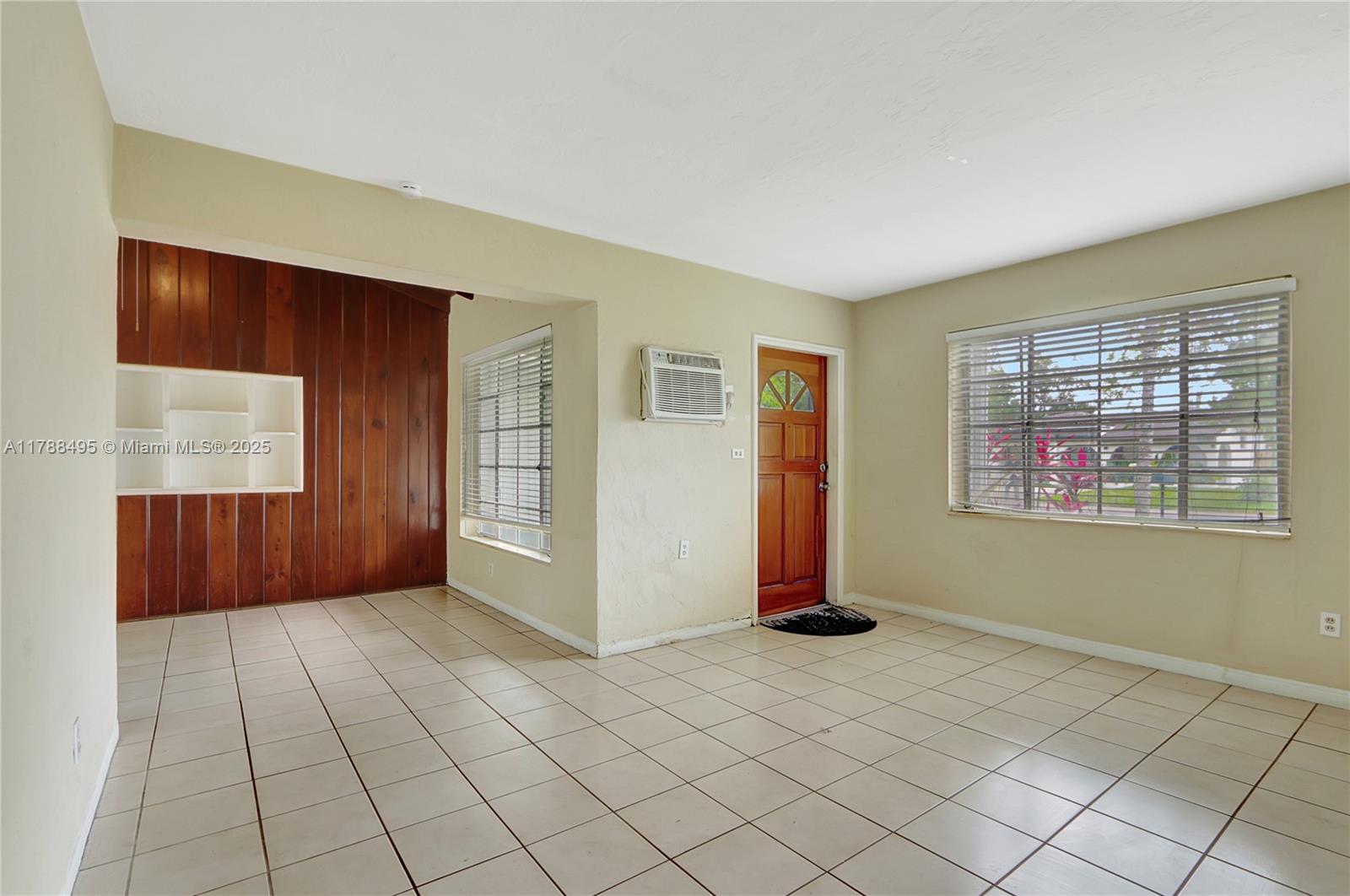 10830 NE 10th Ct