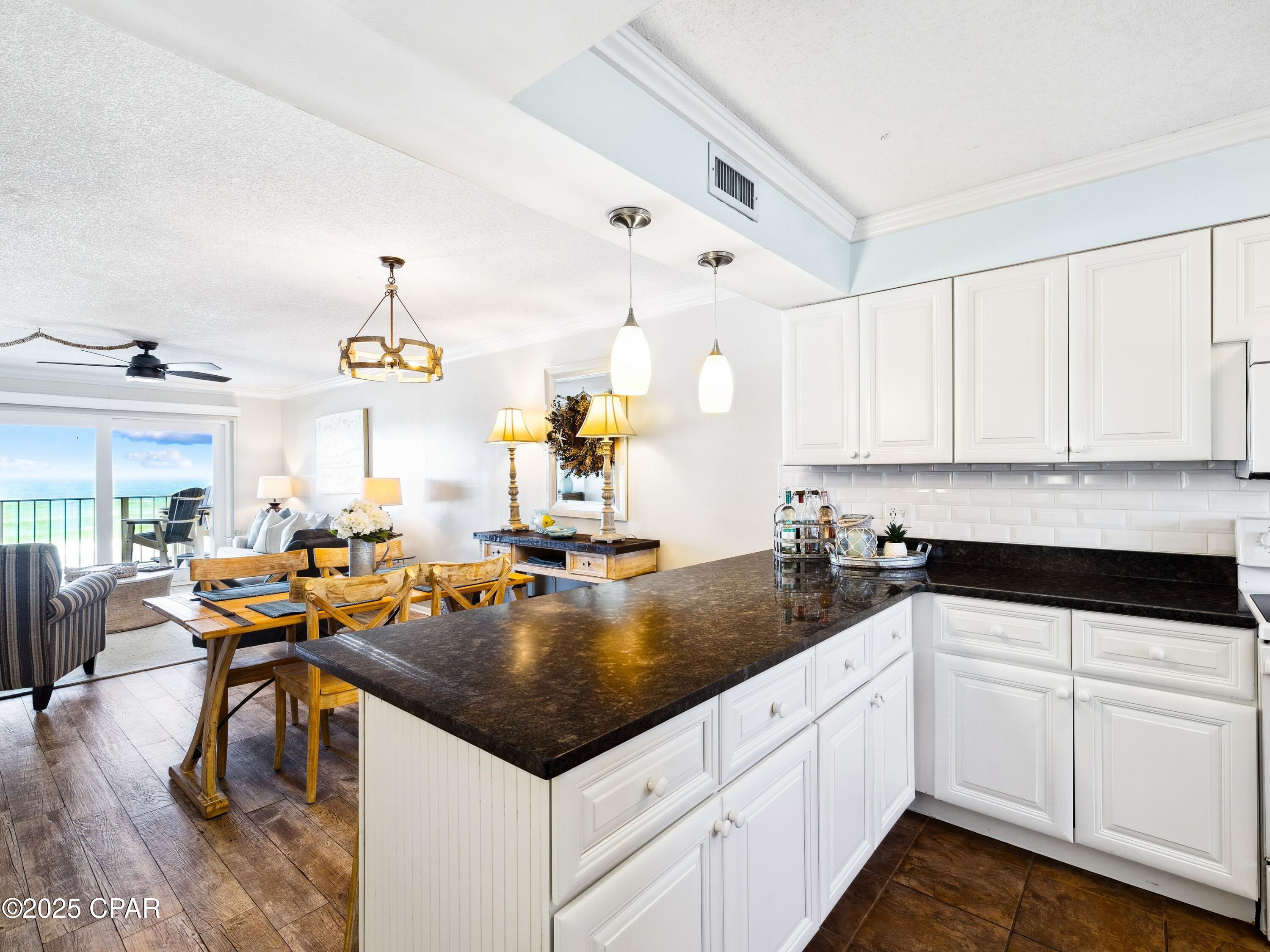 Image 4 For 5801 Thomas Drive 415