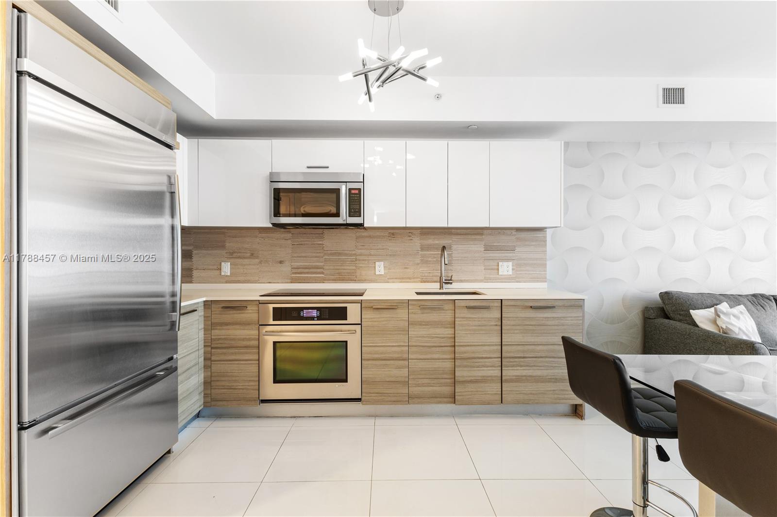 1300 Brickell Bay Dr #1010, Miami FL 33131