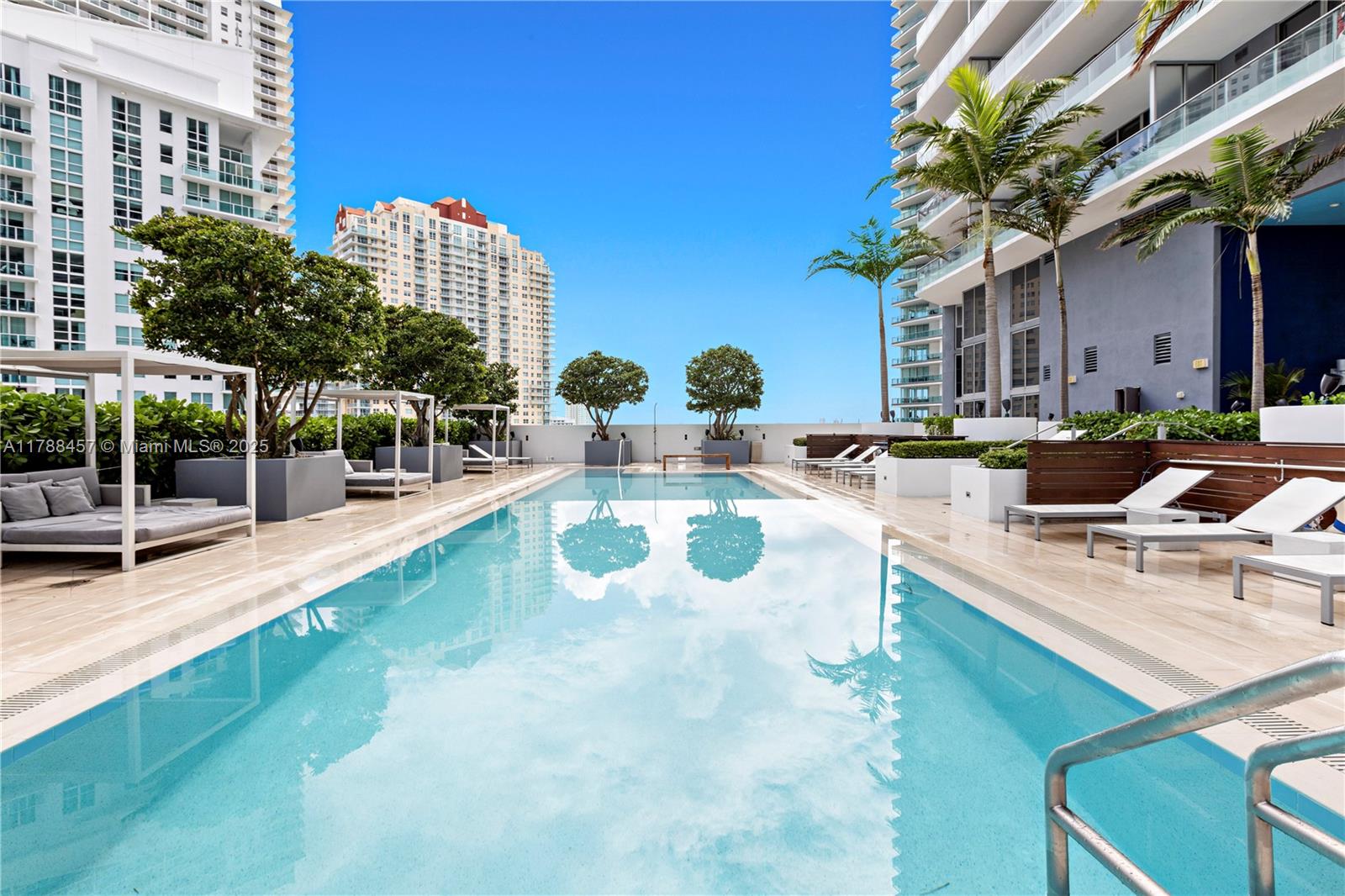 1300 Brickell Bay Dr #1010, Miami FL 33131