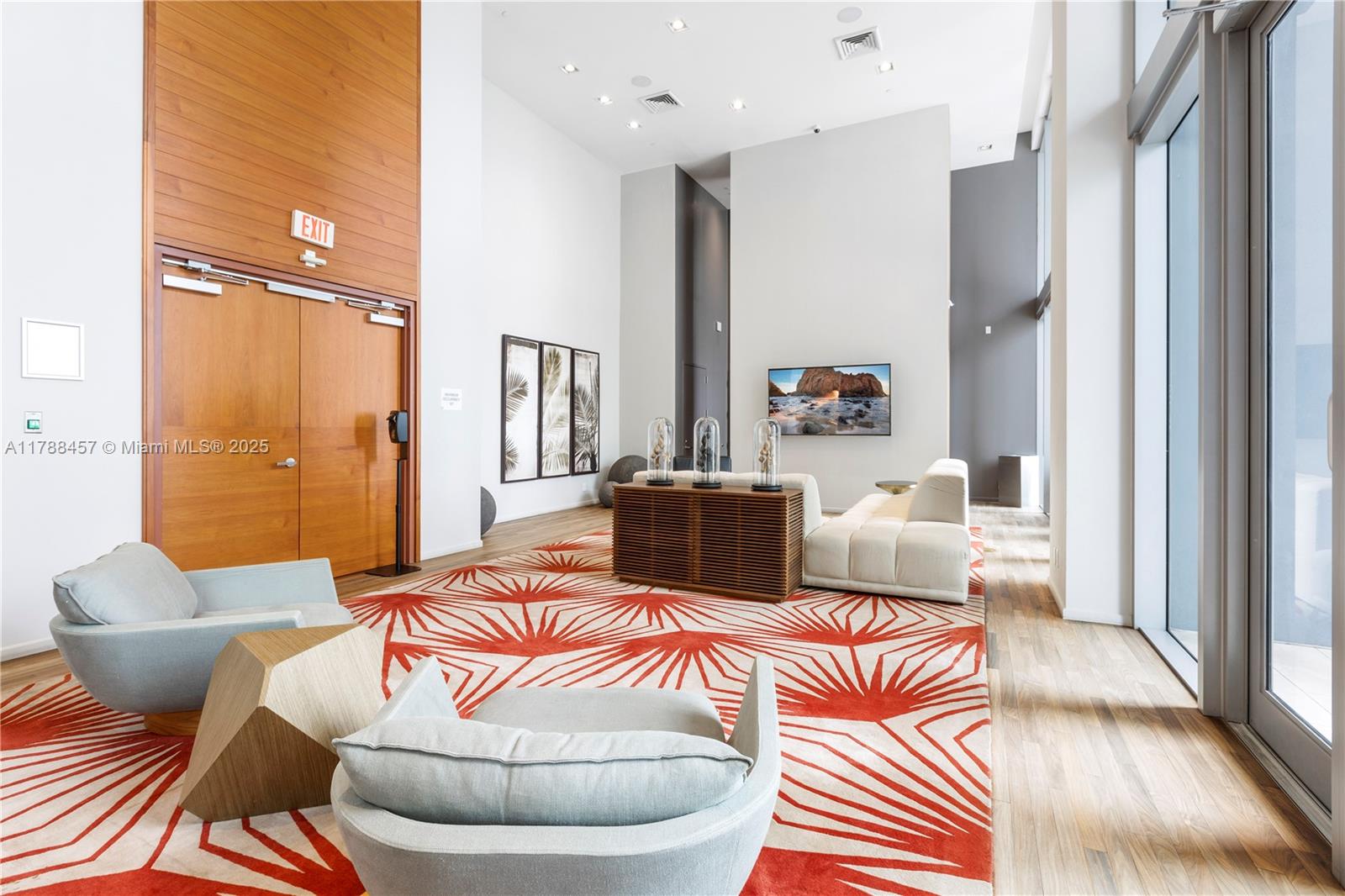 1300 Brickell Bay Dr #1010, Miami FL 33131