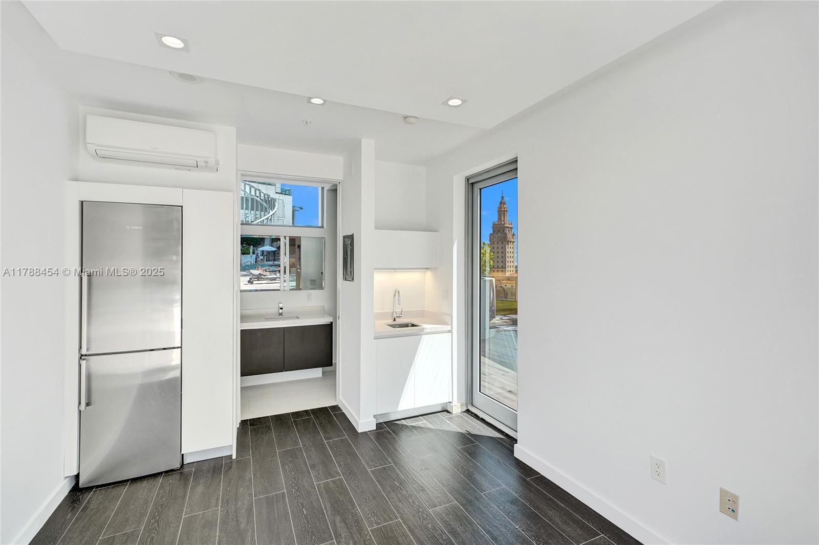 851 NE 1st Ave, Cabana #7, Miami FL 33132