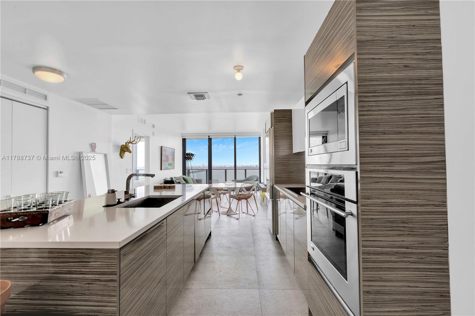 460 NE 28th St #3703, Miami FL 33137