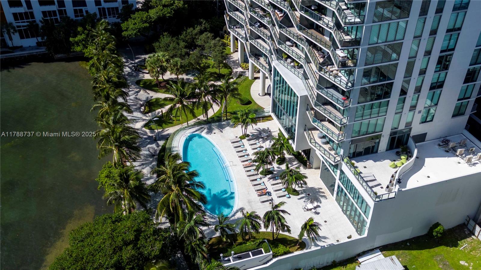 460 NE 28th St #3703, Miami FL 33137