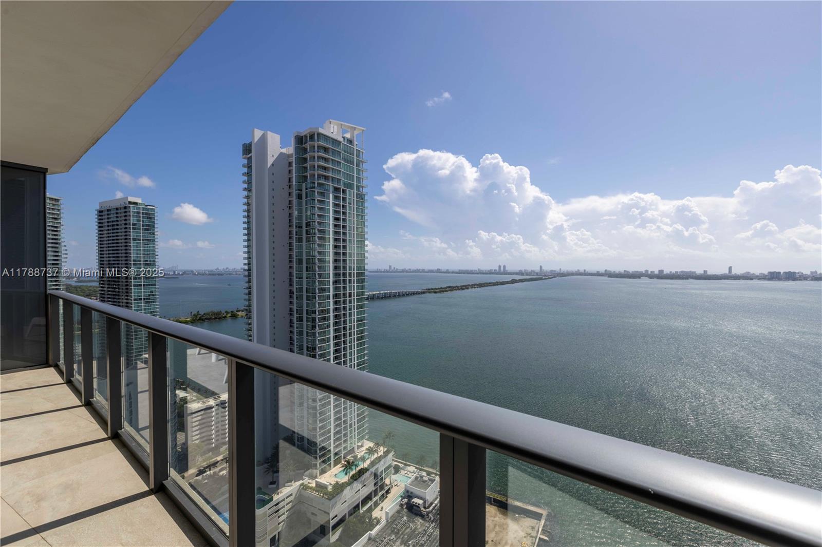460 NE 28th St #3703, Miami FL 33137