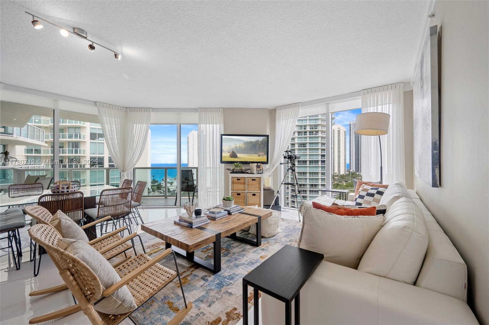 Apartamento à Venda em Sunny Isles Beach, FL