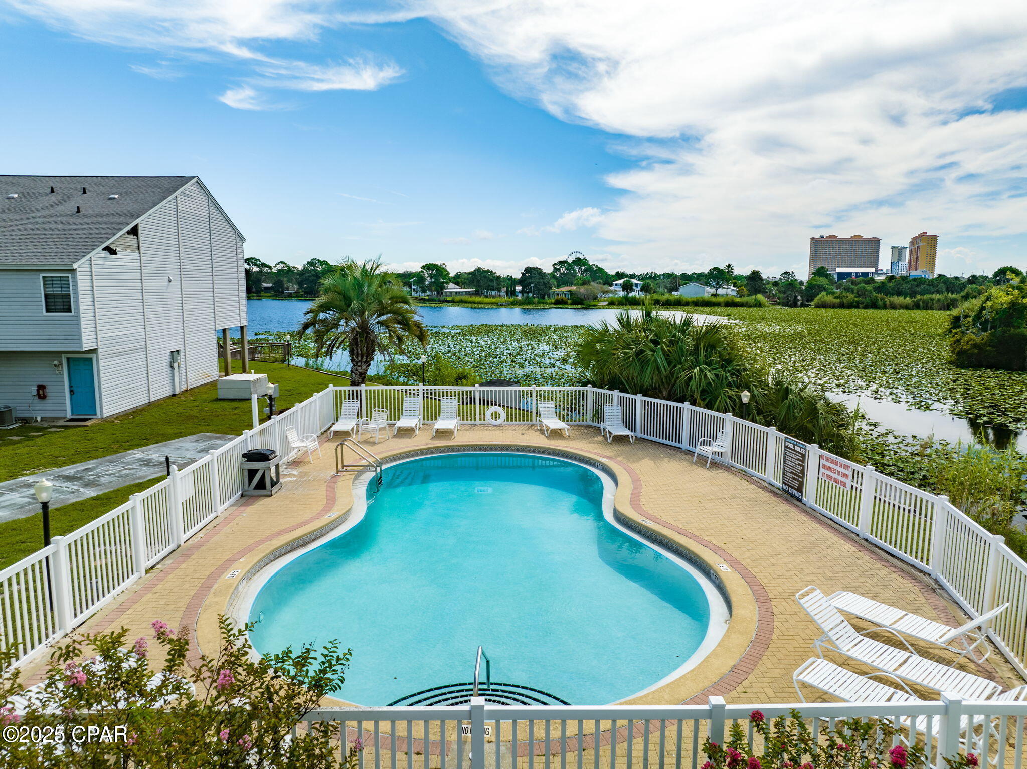 Image 19 For 301 Lullwater Drive 281
