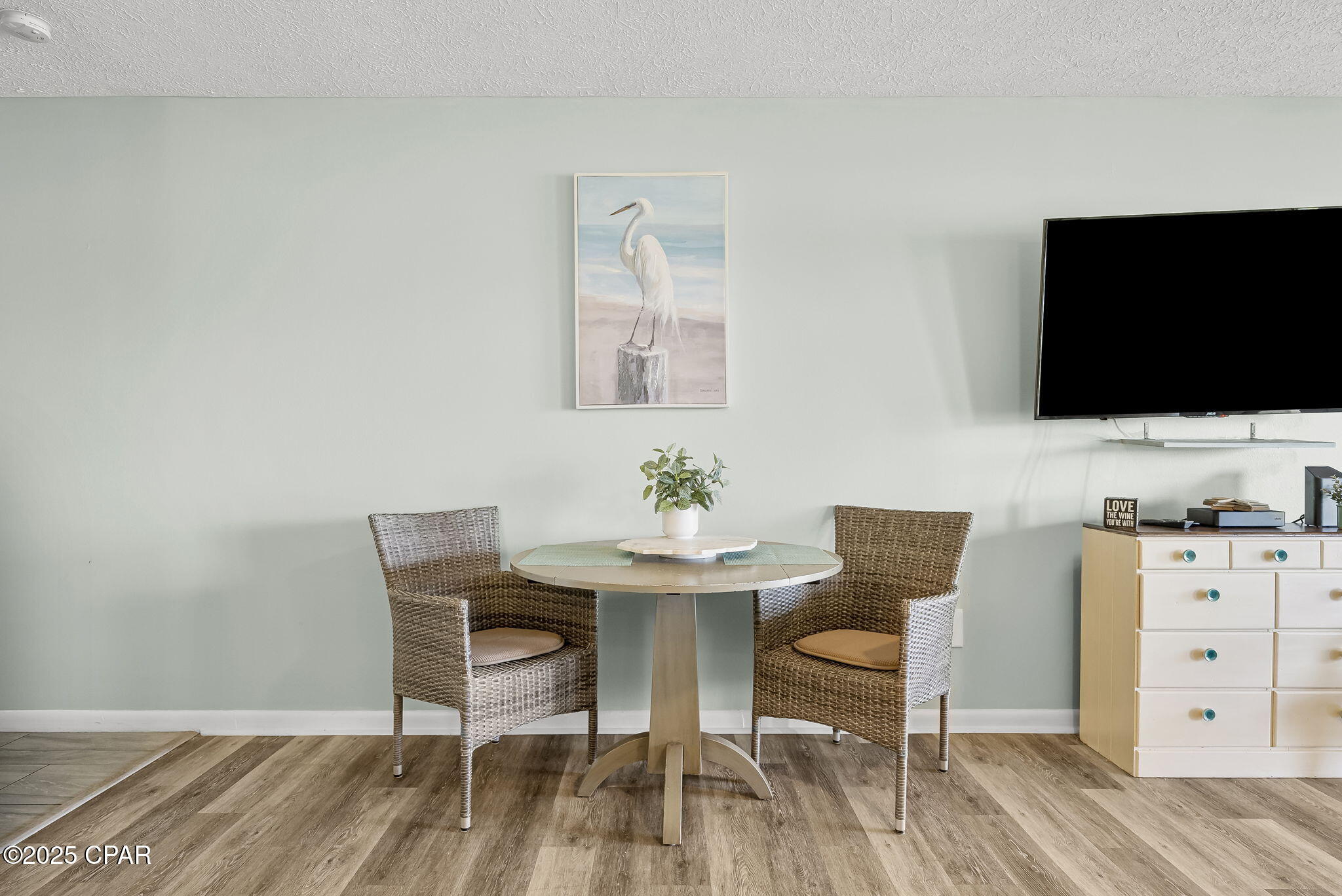 Image 3 For 301 Lullwater Drive 281