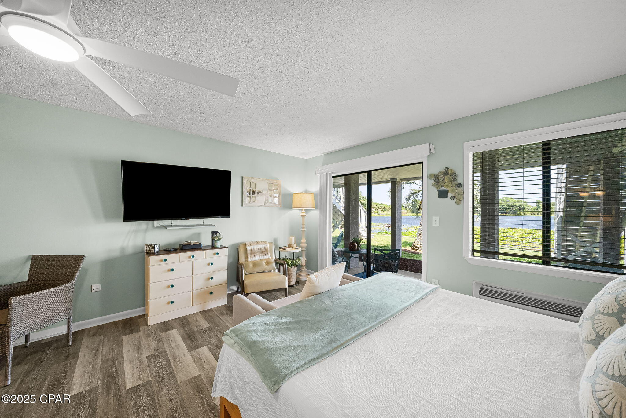 Image 9 For 301 Lullwater Drive 281