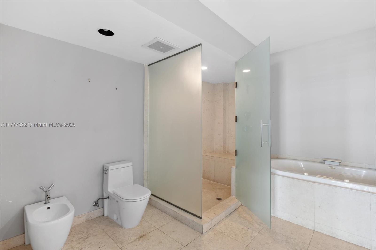 450 Alton Rd #1404, Miami Beach FL 33139