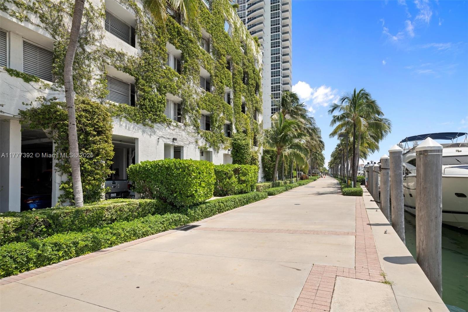 450 Alton Rd #1404, Miami Beach FL 33139