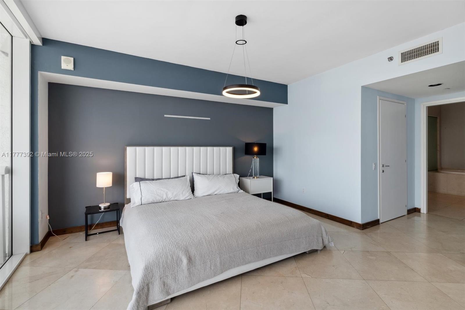 450 Alton Rd #1404, Miami Beach FL 33139