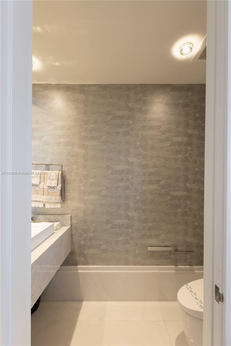 18555 Collins Ave #4601, Sunny Isles Beach FL 33160