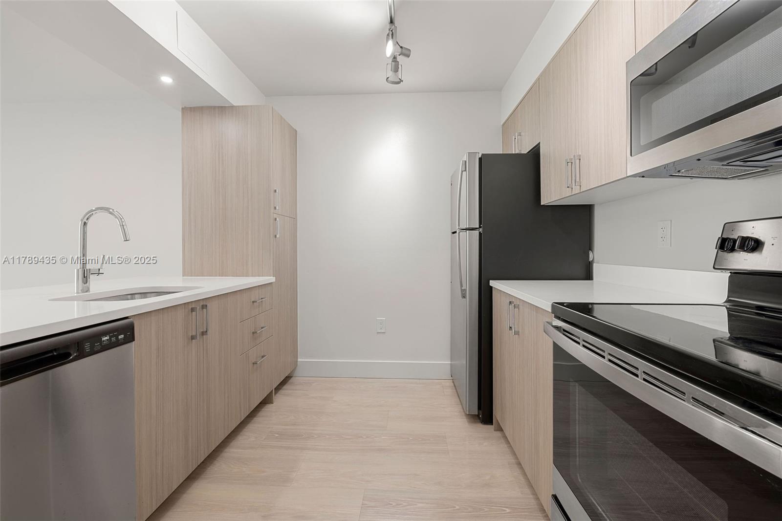 Property photo # 6