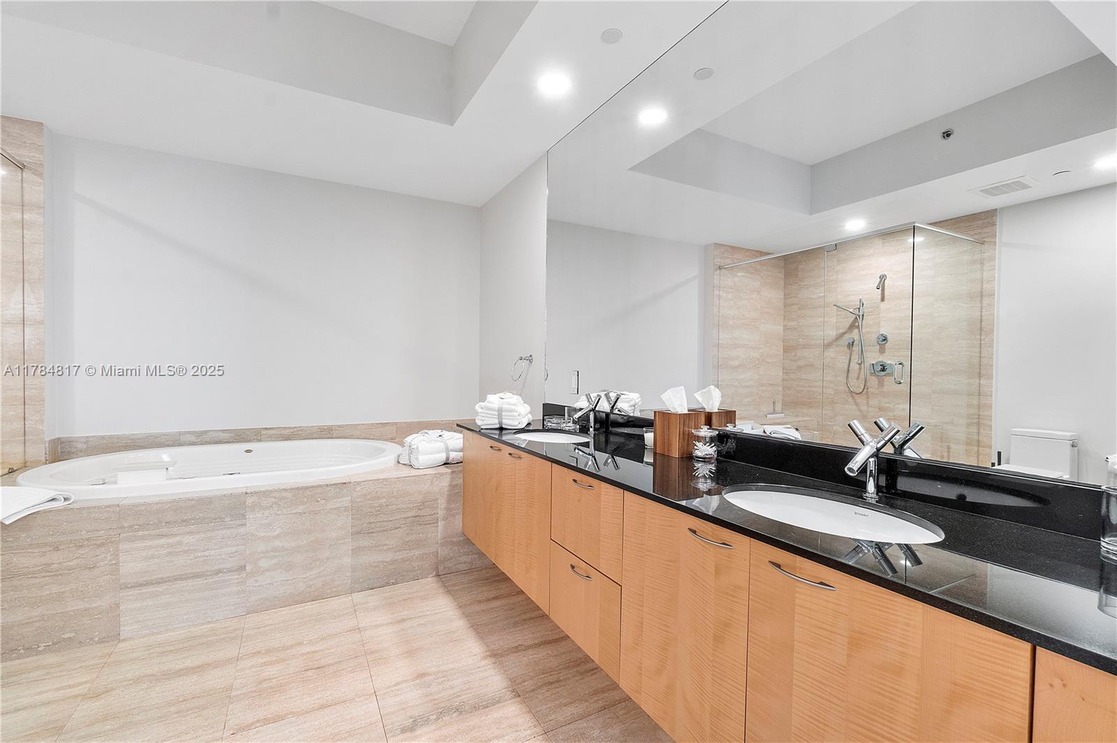 15811 Collins Ave #1707, Sunny Isles Beach FL 33160