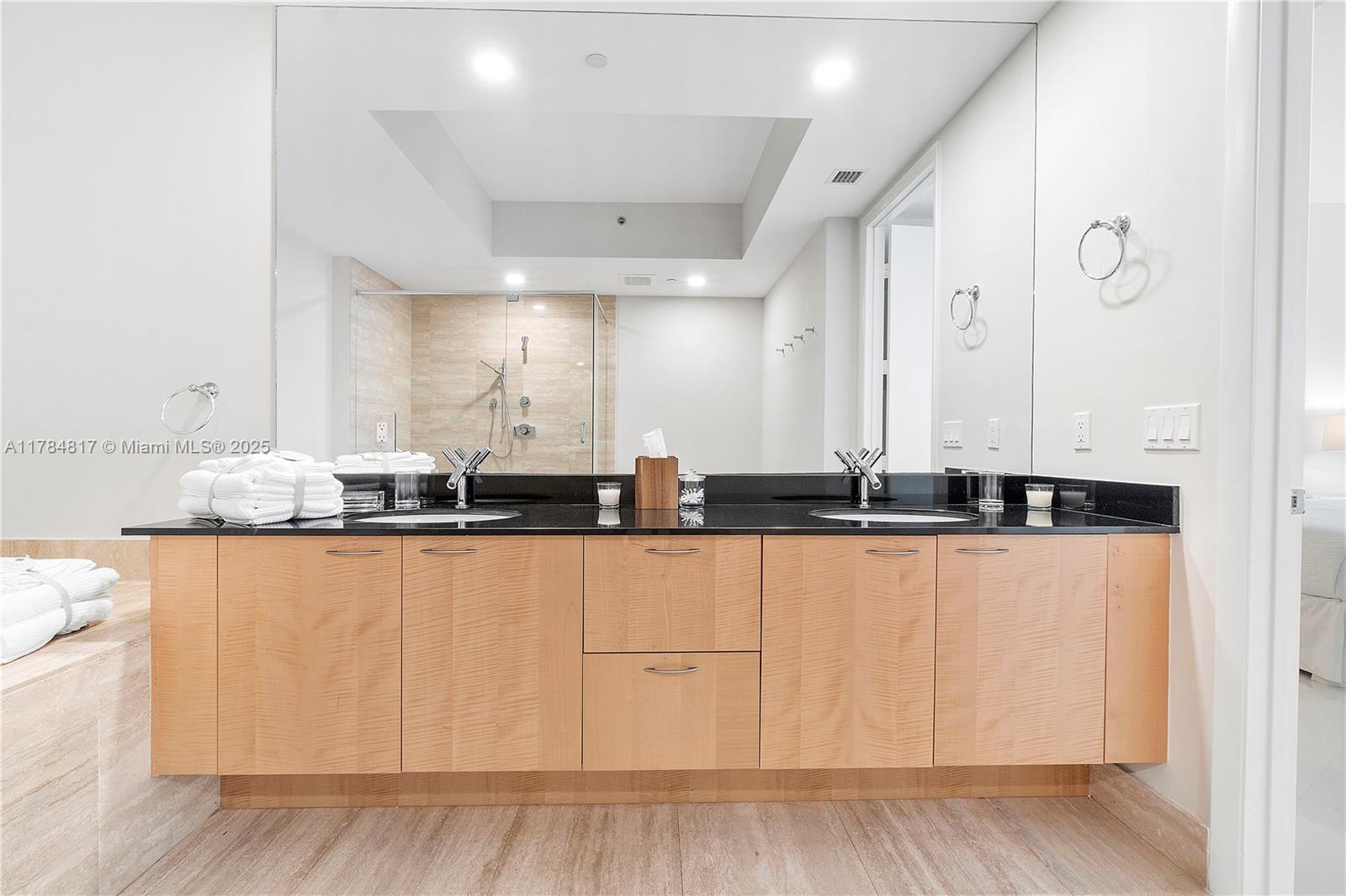 15811 Collins Ave #1707, Sunny Isles Beach FL 33160