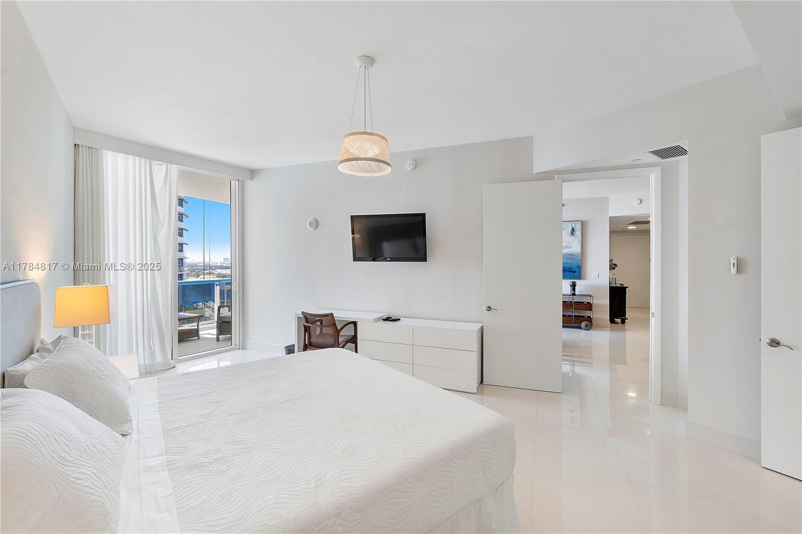 15811 Collins Ave #1707, Sunny Isles Beach FL 33160