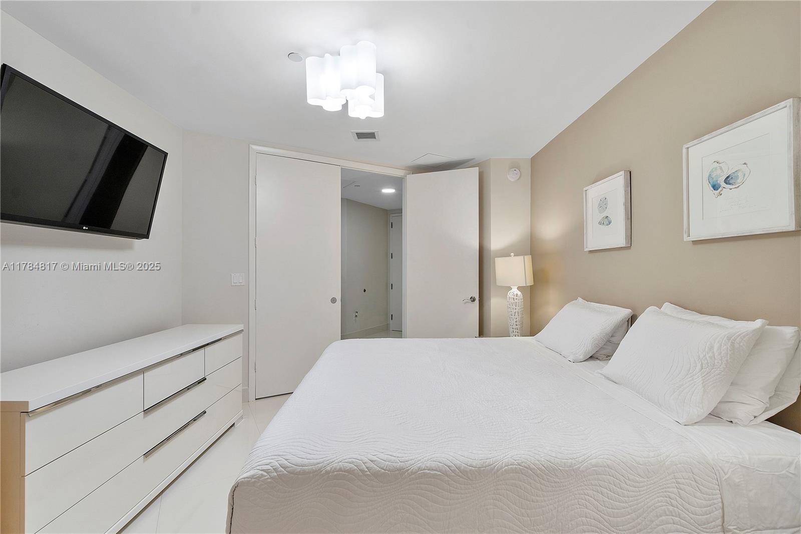 15811 Collins Ave #1707, Sunny Isles Beach FL 33160