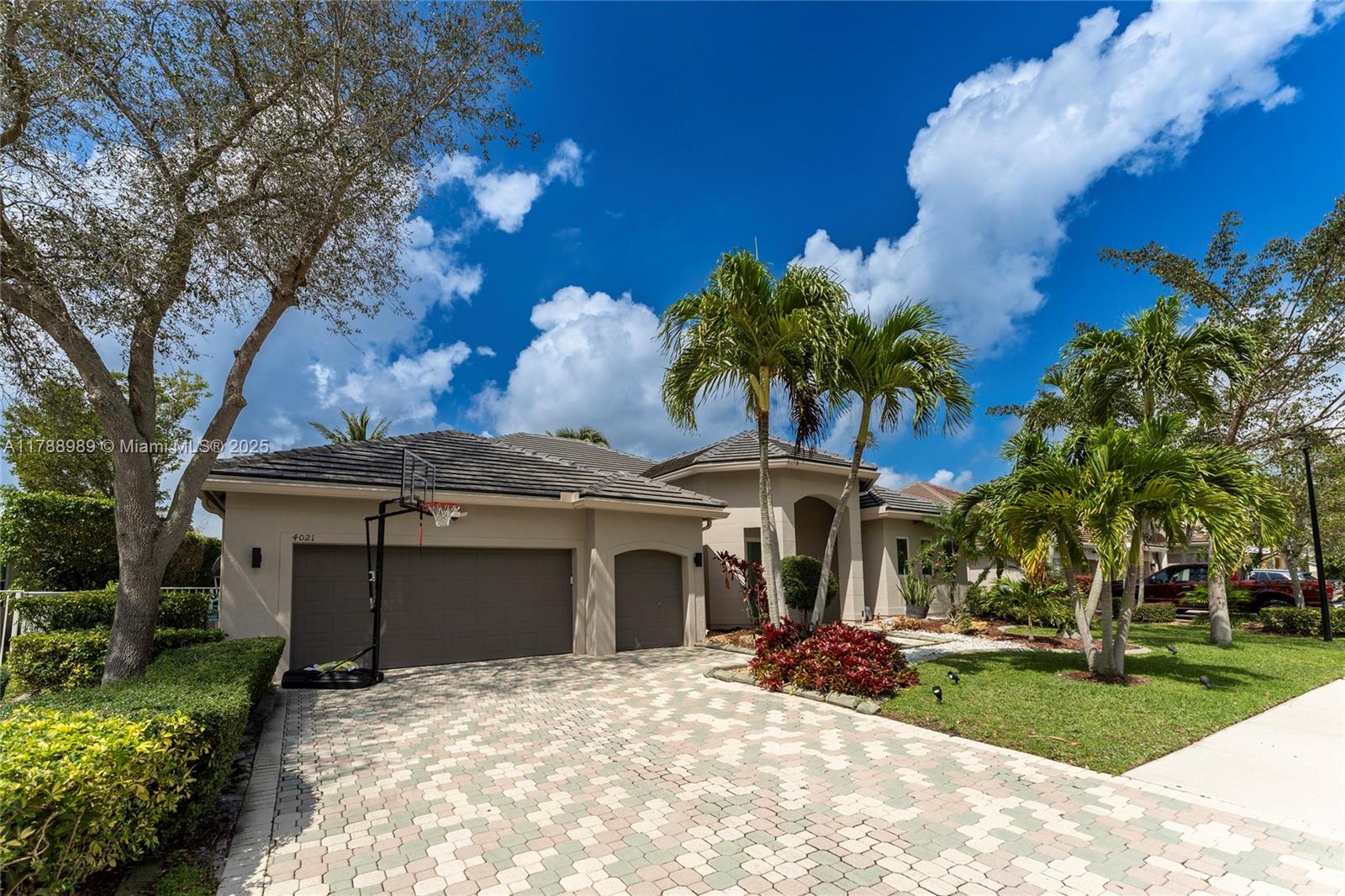 Remodeled single-family home with Brand new ’’ROOF’’ in the heart of University Drive in Davie, FL.Exclusive gated community complex. Everything is top-line brand new! Enjoy luxury just a few blocks away from Nova Southeastern University, Broward College's central campus, Broward Mall, The Tower Shops, and many more restaurants, cafes & shops. This modern & stylish 4 bedroom & 4 bathroom home is perfect for anyone looking for a comfortable & relaxing property centrally located in Broward. Huge backyard overlooking the golf course and the lake. Pool and jacuzzi. Fast & Reliable WIFI Smart TV and Streaming Apps Fully equipped kitchen with necessary utensils and appliances Laundry area. Easy to show.