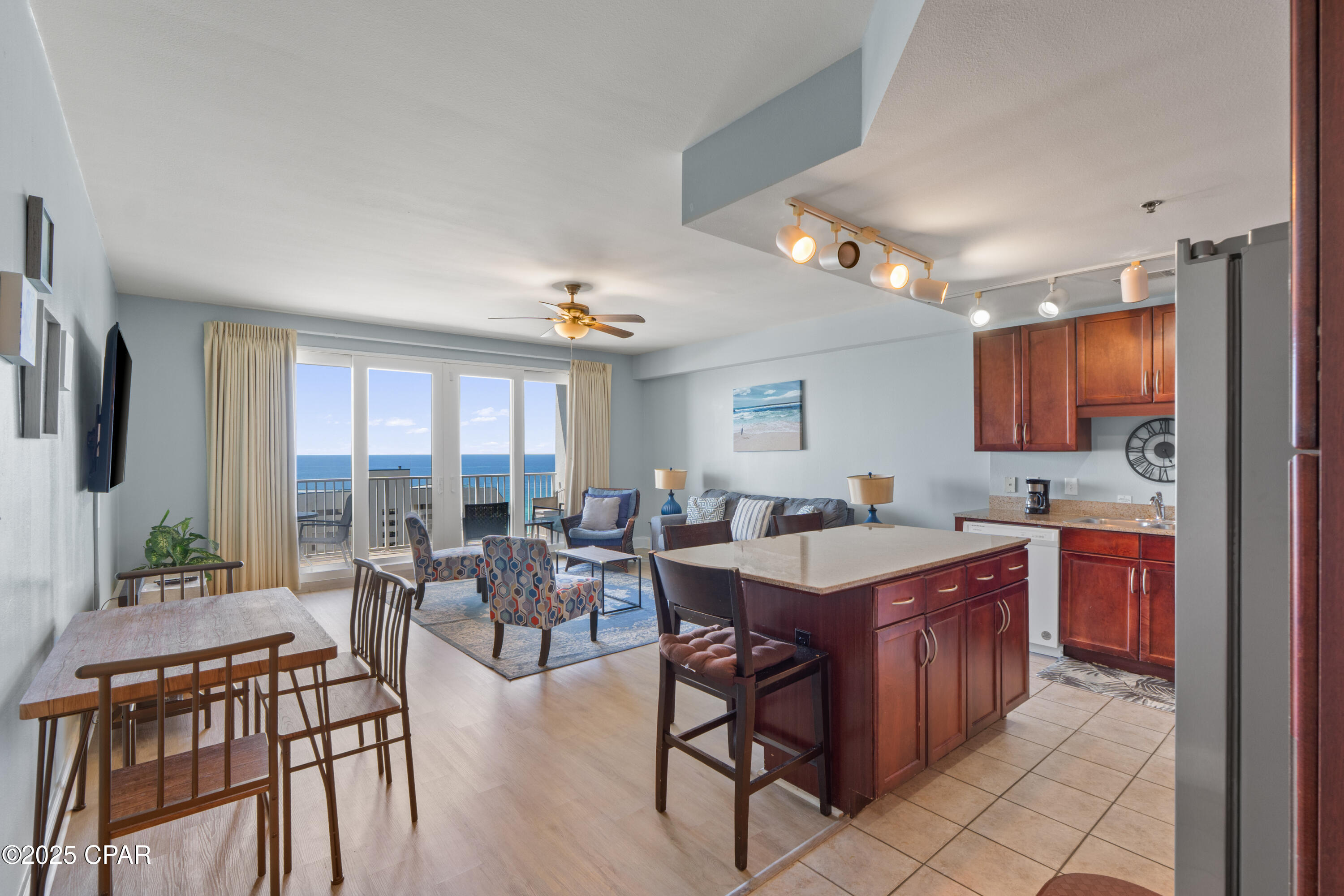 Image 3 For 9860 Thomas Drive 1413