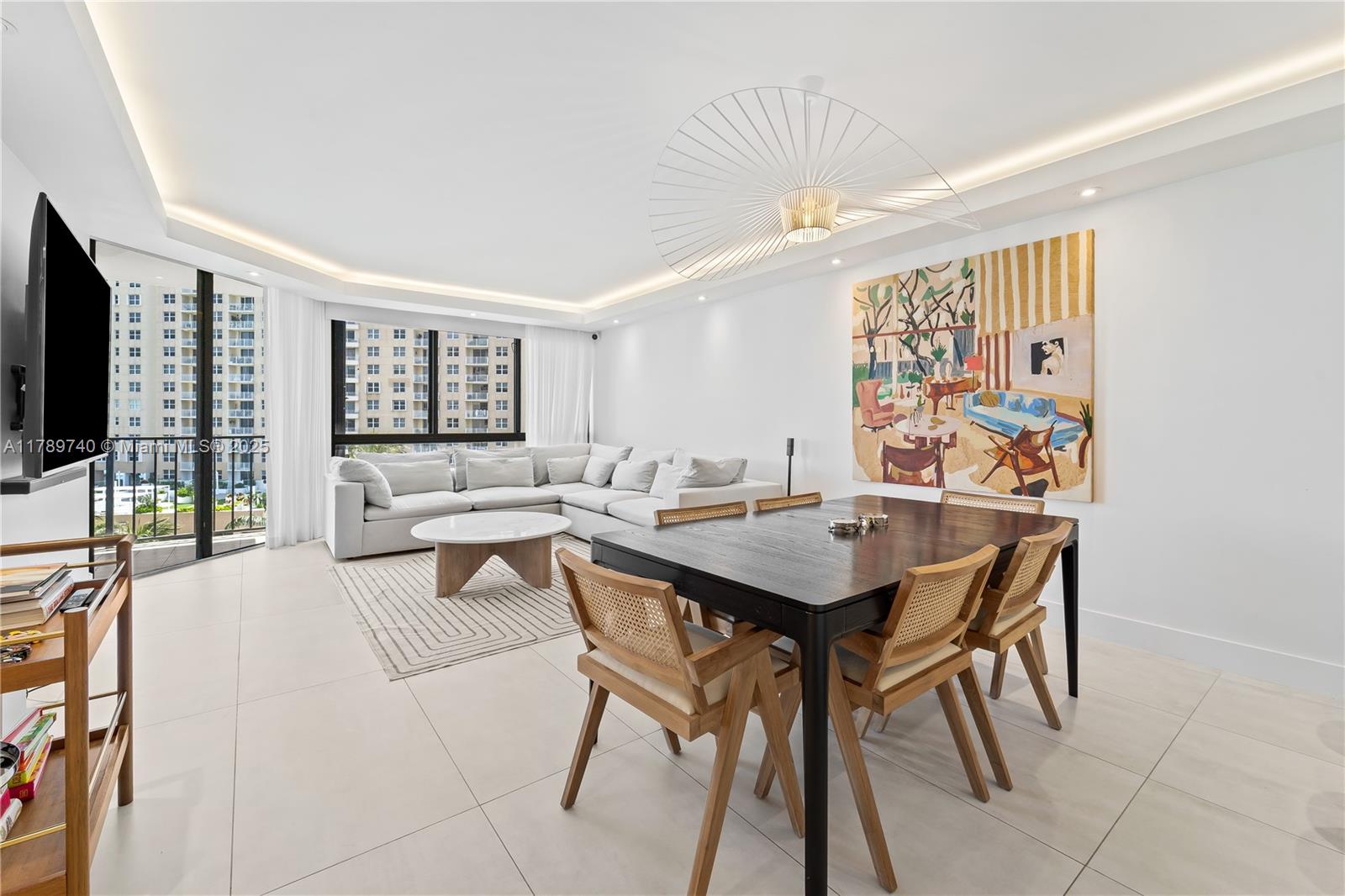 Condo for Sale in Miami, FL