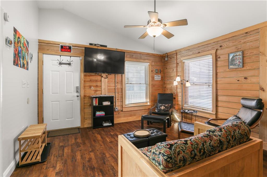 1520 N Derbigny Street