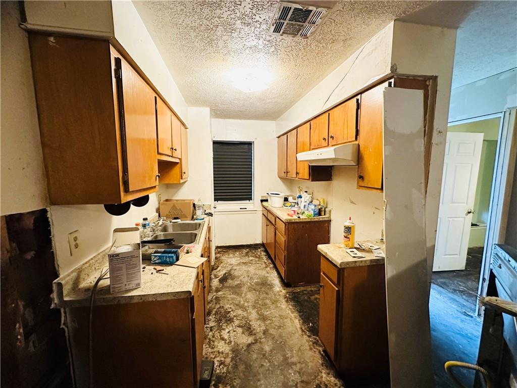 Photo 1 of Single Family Residence at 157 Dillard Dr, Westwego, LA 70094 | MLS# 2498340 |  | Sold on 2025-05-09