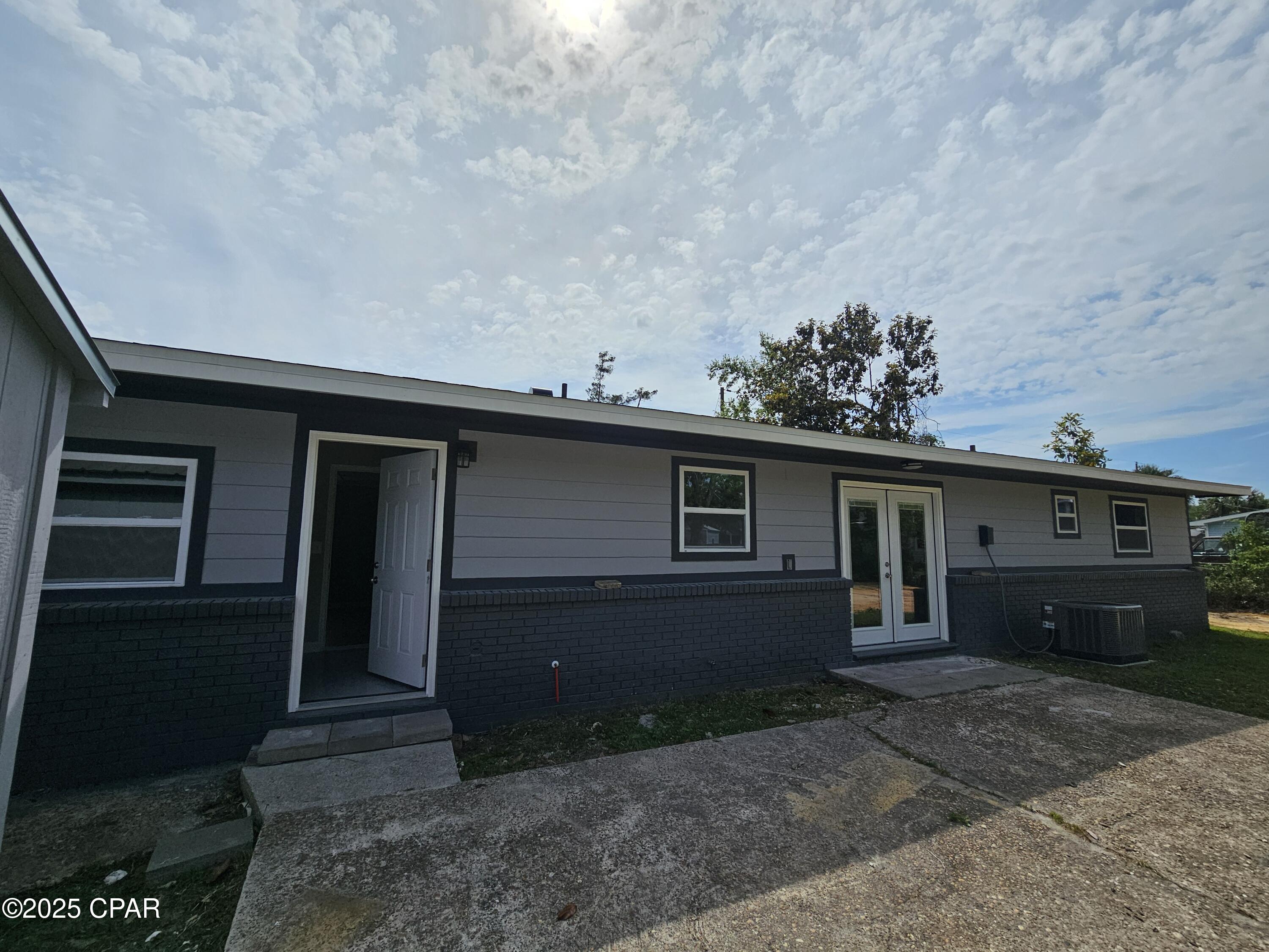 Image 15 For 906 Kentucky Avenue
