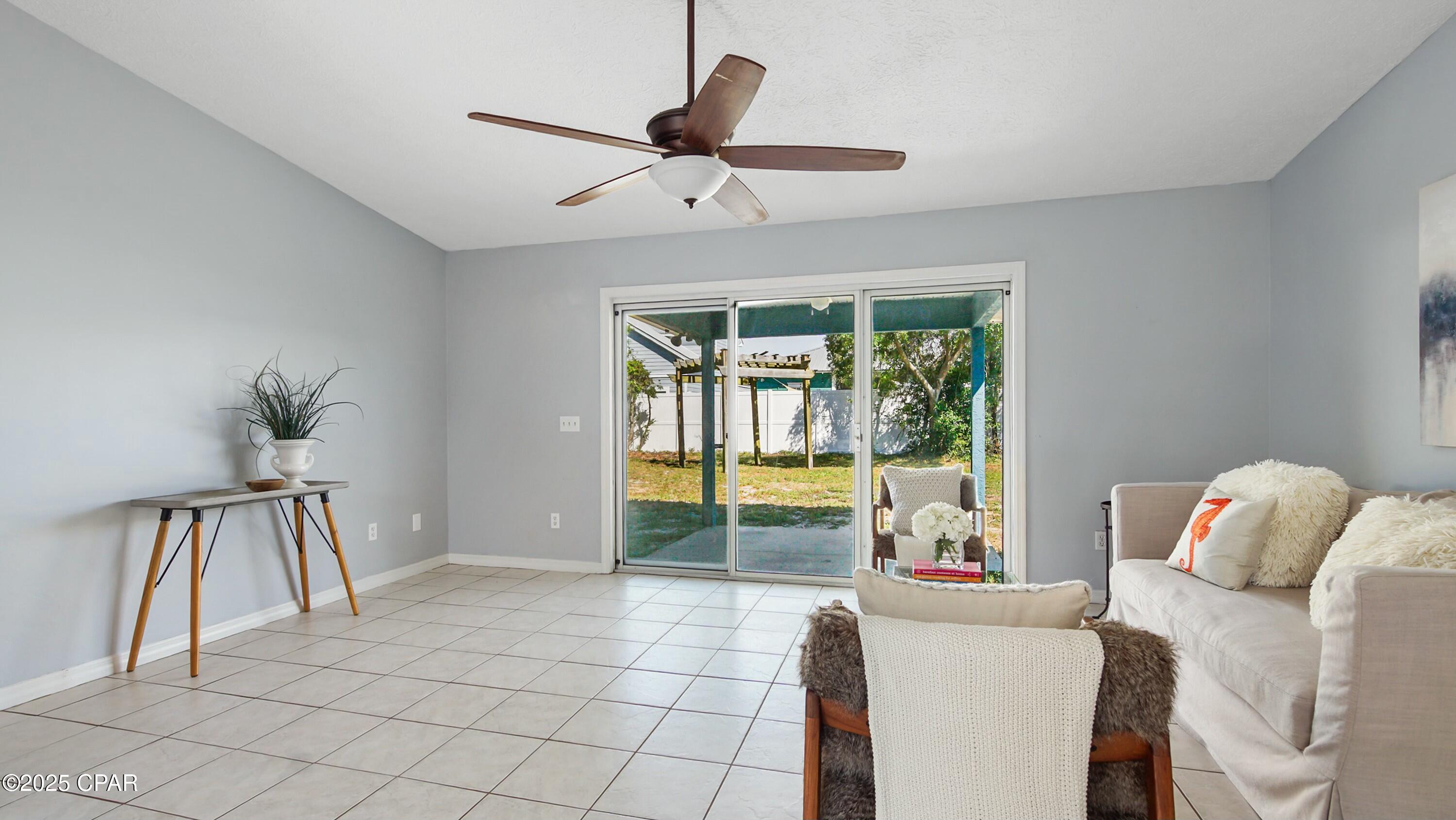 Image 8 For 558 Lakeshore Drive
