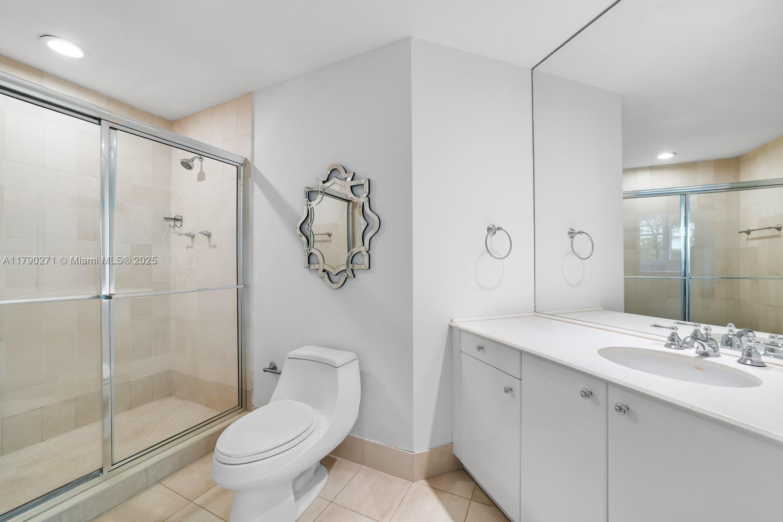 300 S Pointe Dr #405, Miami Beach FL 33139