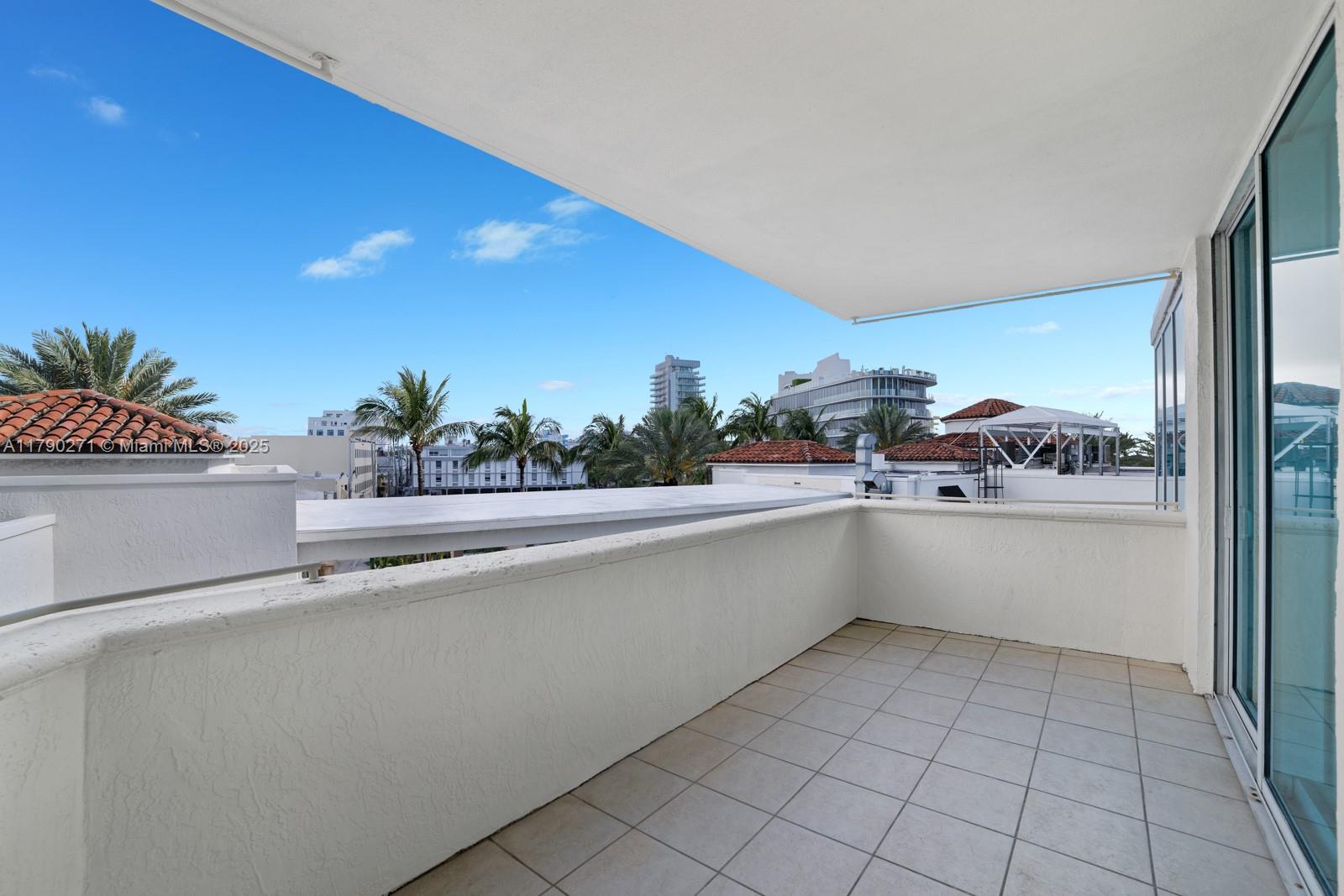300 S Pointe Dr #405, Miami Beach FL 33139