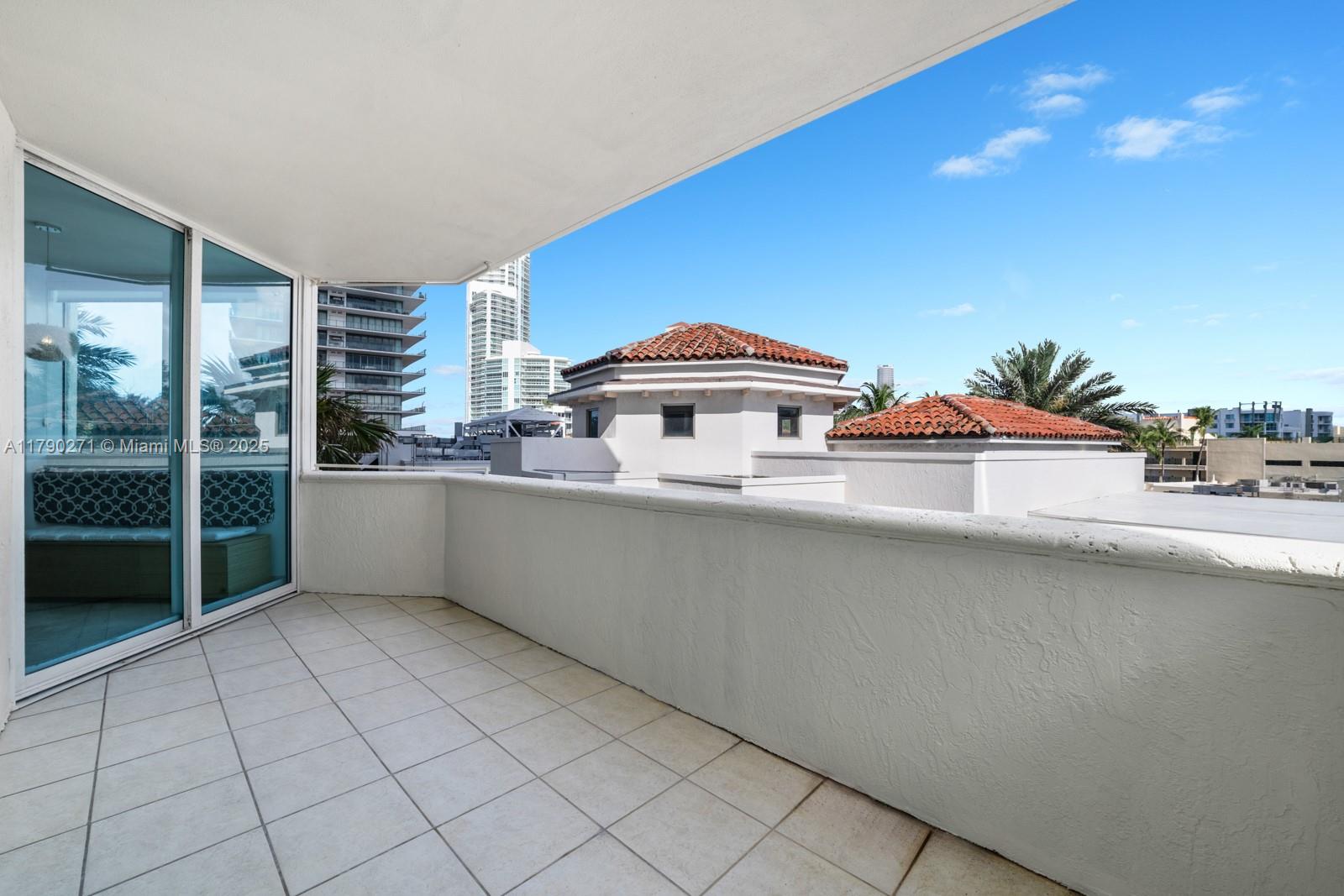 300 S Pointe Dr #405, Miami Beach FL 33139