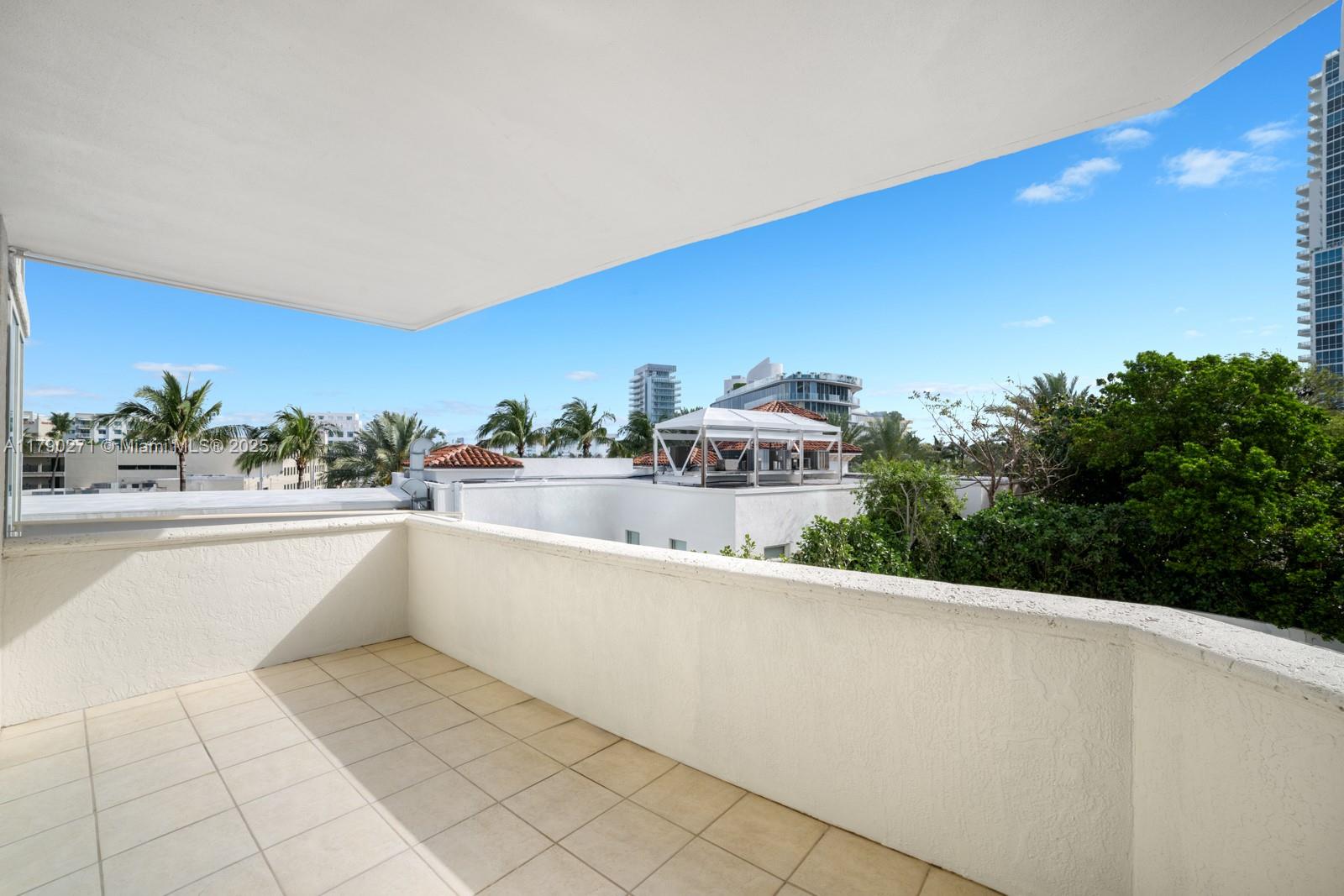 300 S Pointe Dr #405, Miami Beach FL 33139