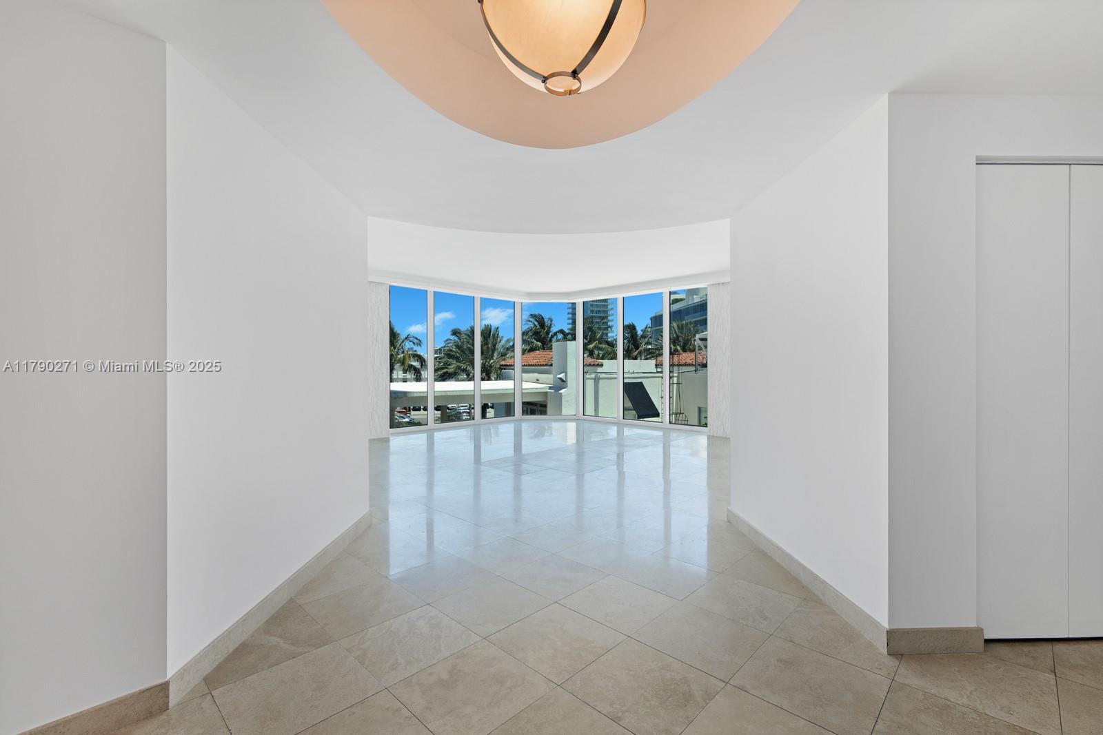 300 S Pointe Dr #405, Miami Beach FL 33139