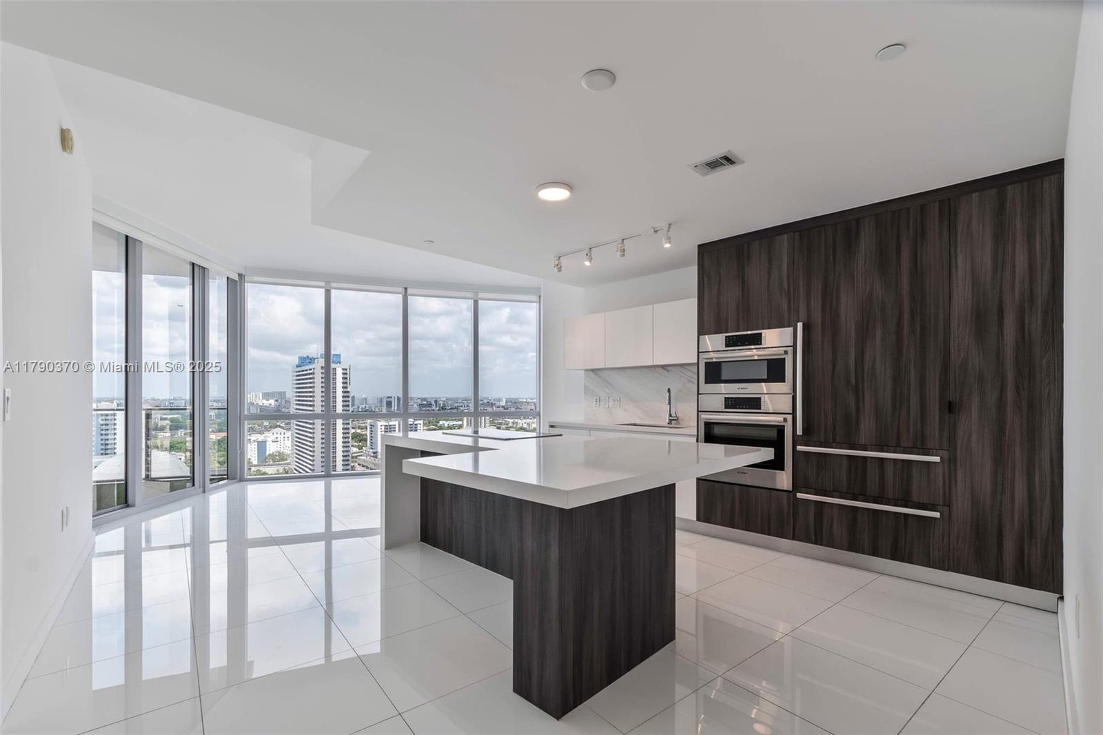 851 NE 1st Ave #1904, Miami FL 33132
