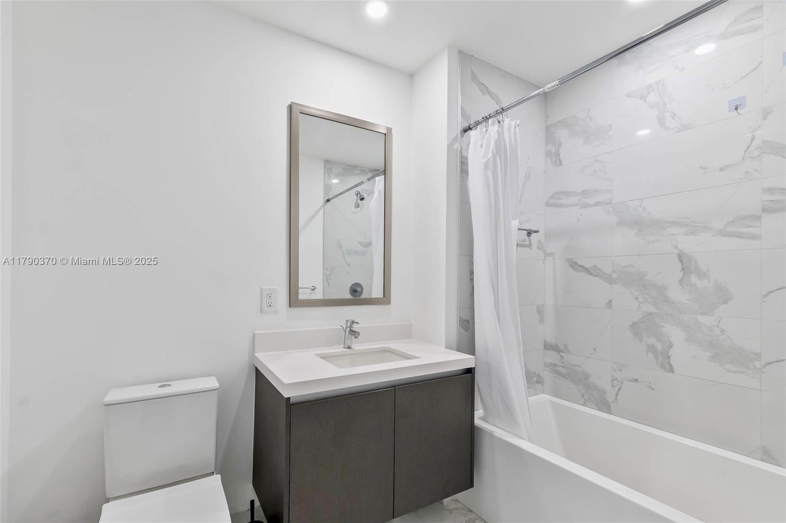 851 NE 1st Ave #1904, Miami FL 33132