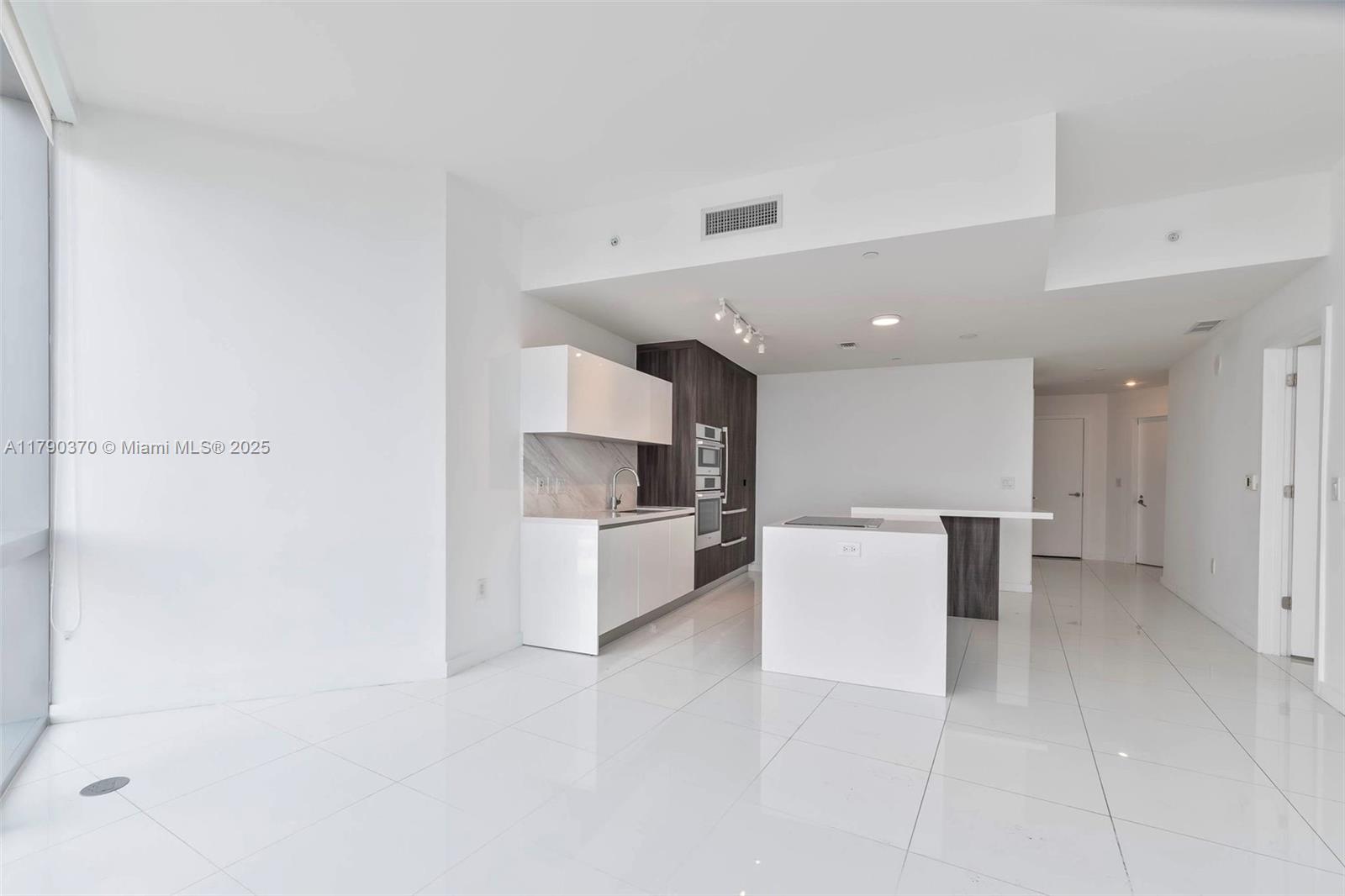 851 NE 1st Ave #1904, Miami FL 33132