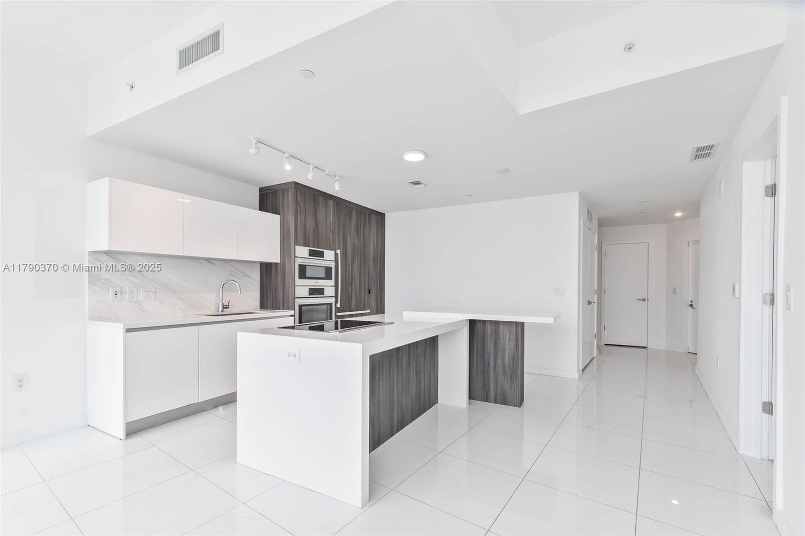 851 NE 1st Ave #1904, Miami FL 33132