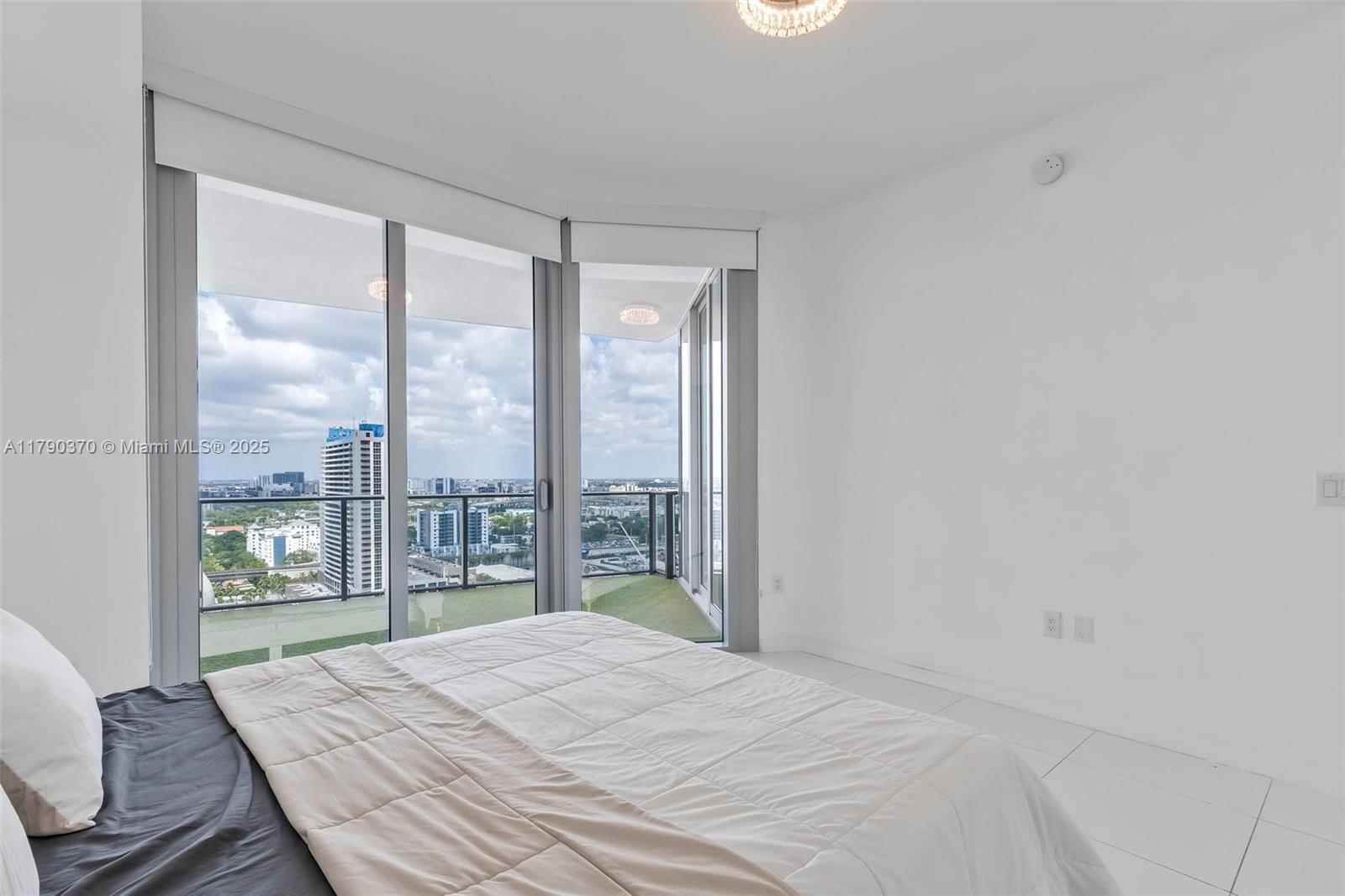 851 NE 1st Ave #1904, Miami FL 33132