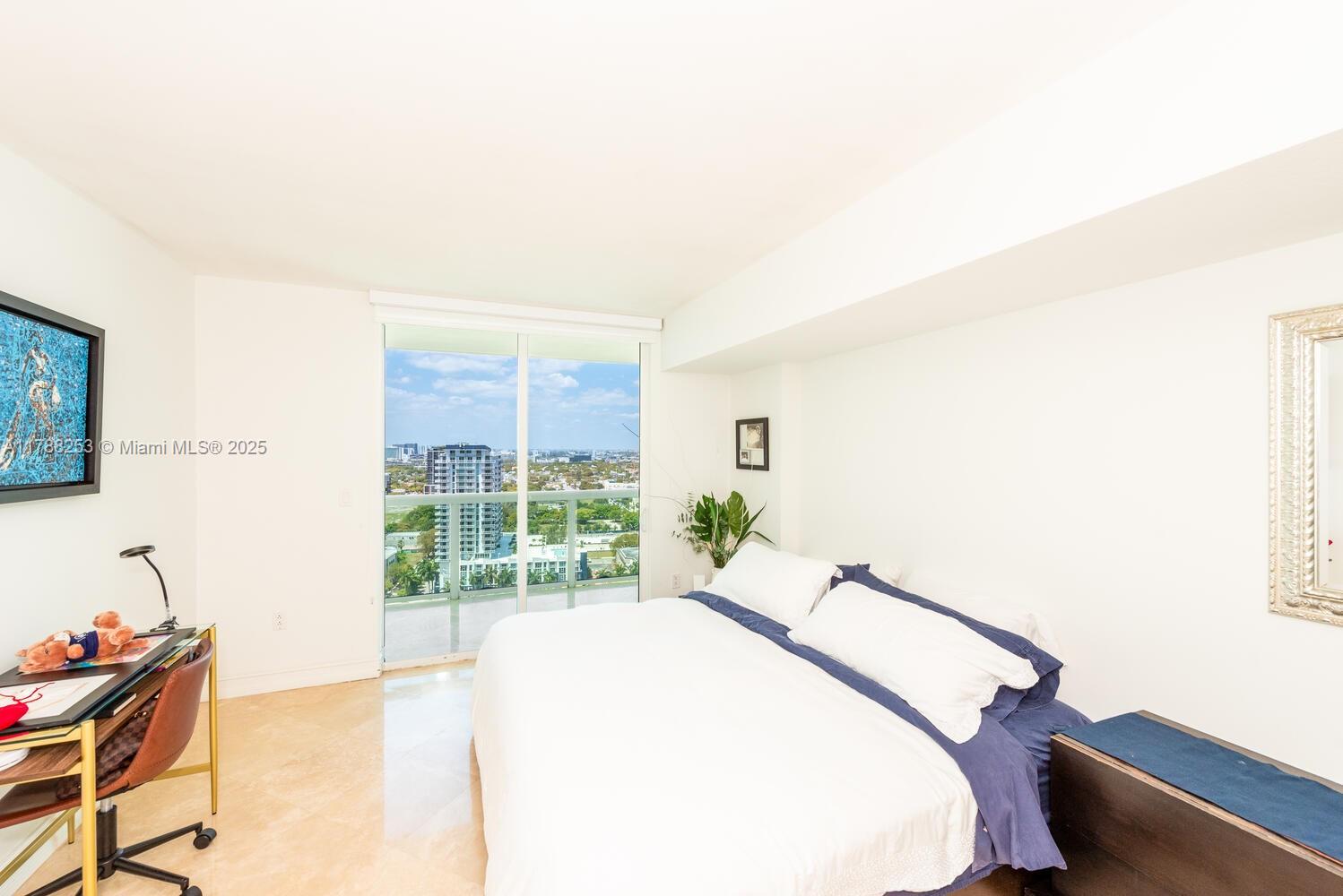 1800 N Bayshore Dr #2406, Miami FL 33132