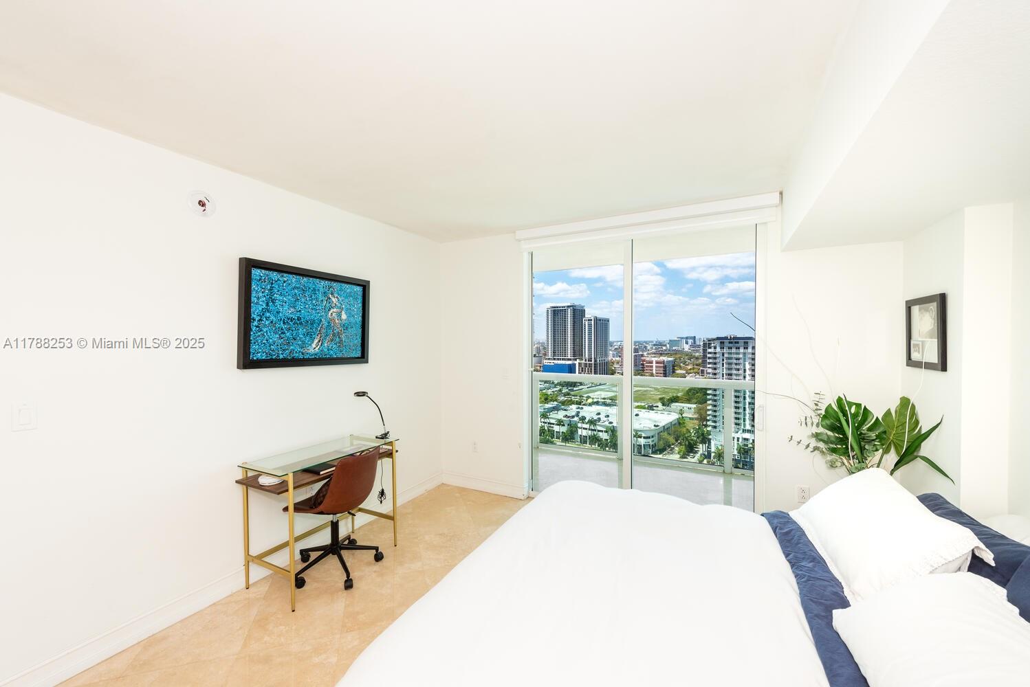 1800 N Bayshore Dr #2406, Miami FL 33132