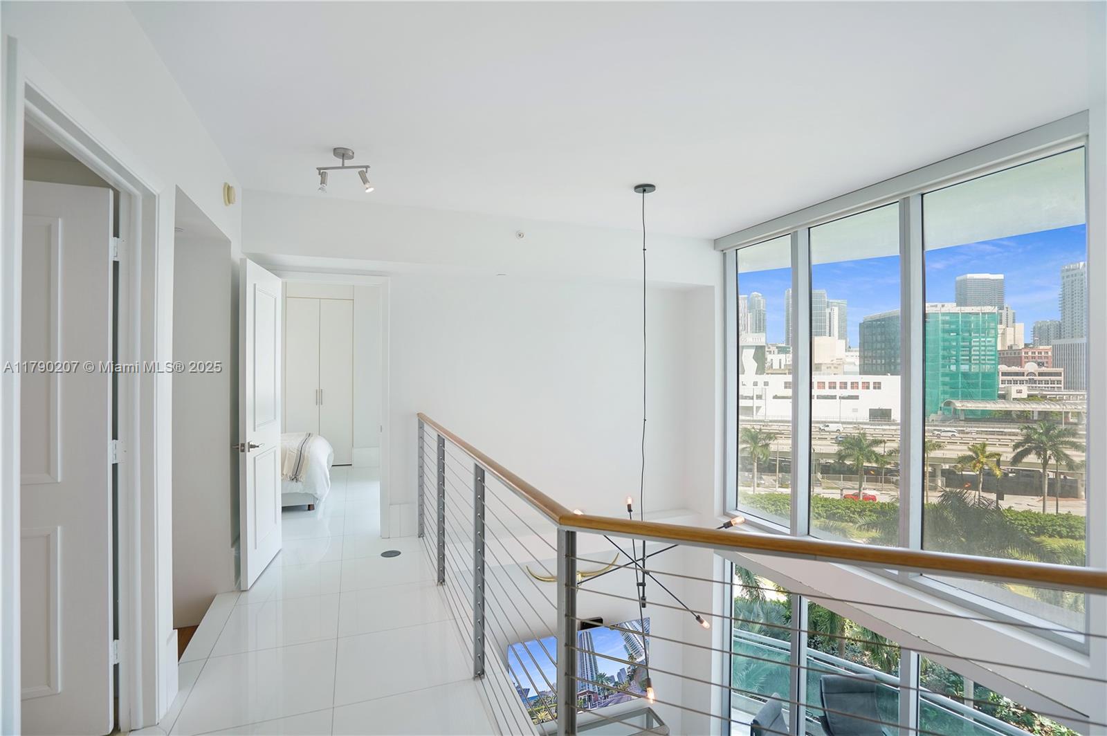 350 S Miami Ave #713, Miami FL 33130