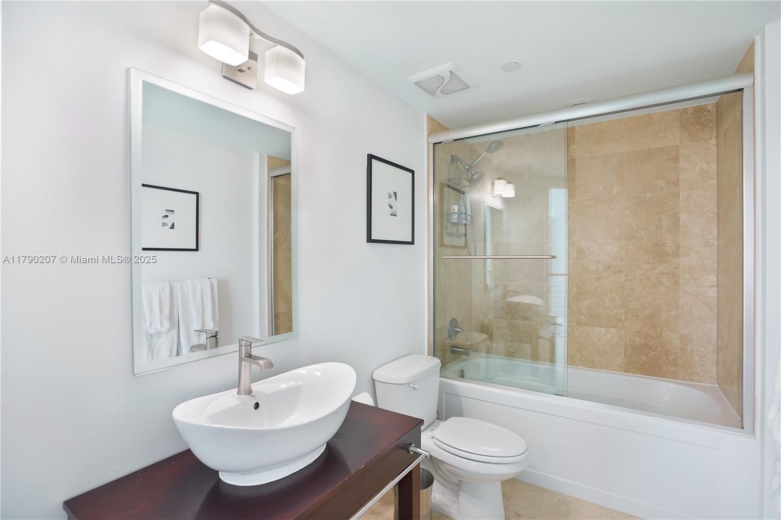 350 S Miami Ave #713, Miami FL 33130