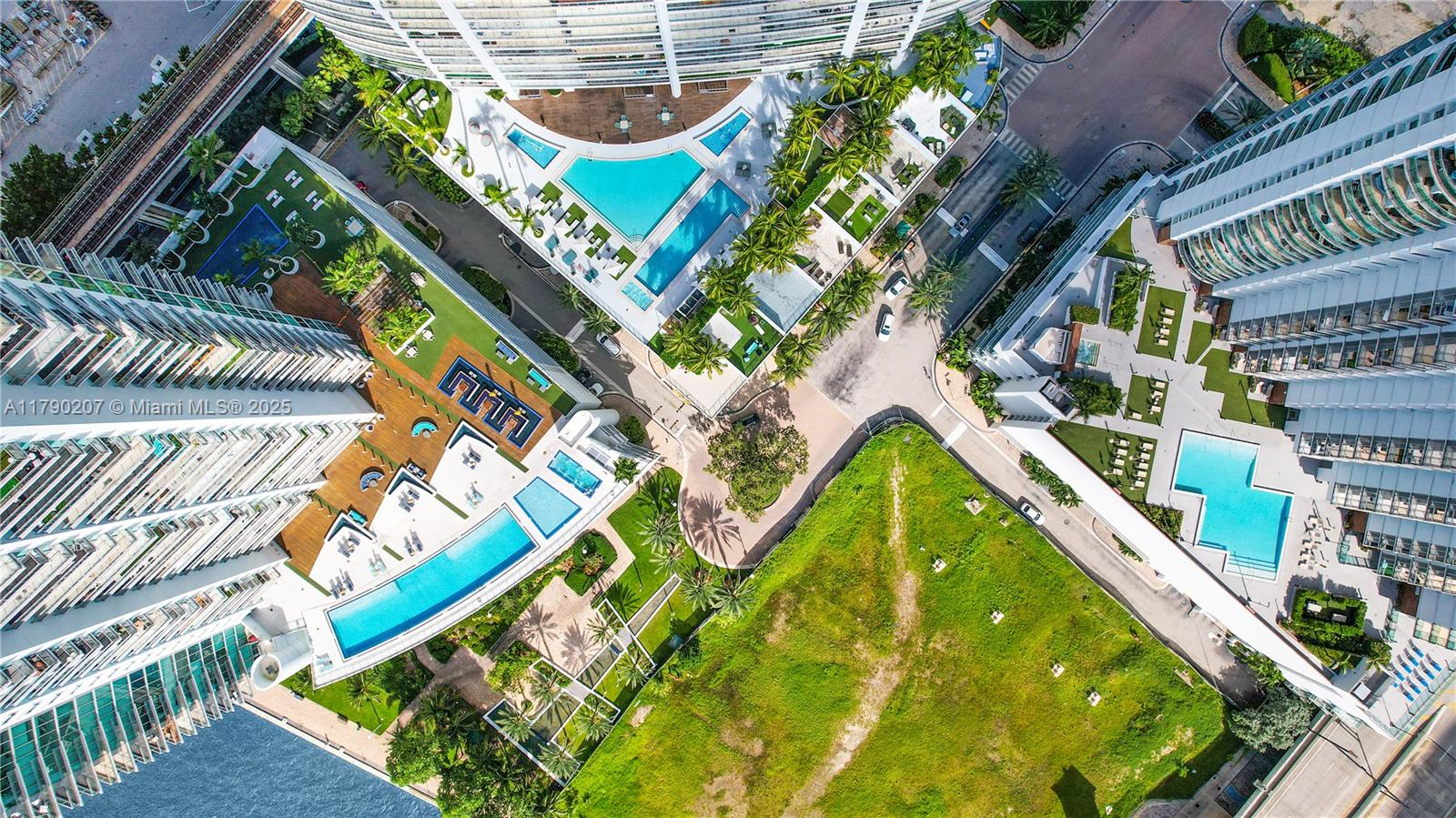 350 S Miami Ave #713, Miami FL 33130