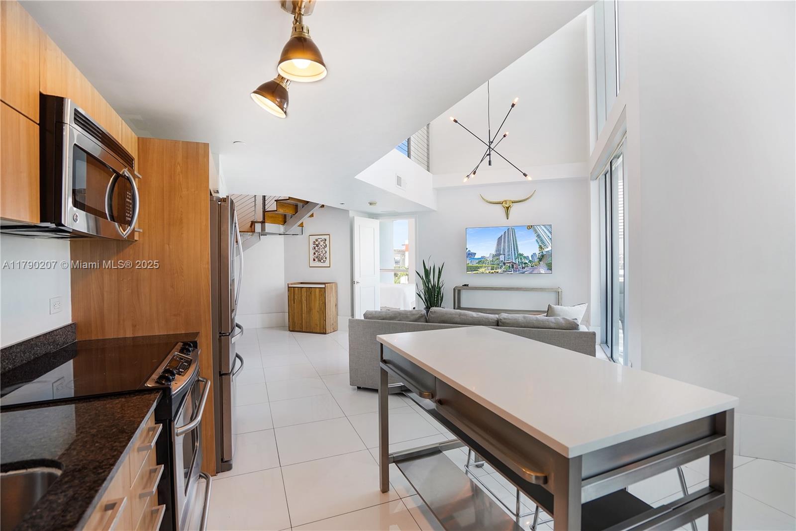 350 S Miami Ave #713, Miami FL 33130