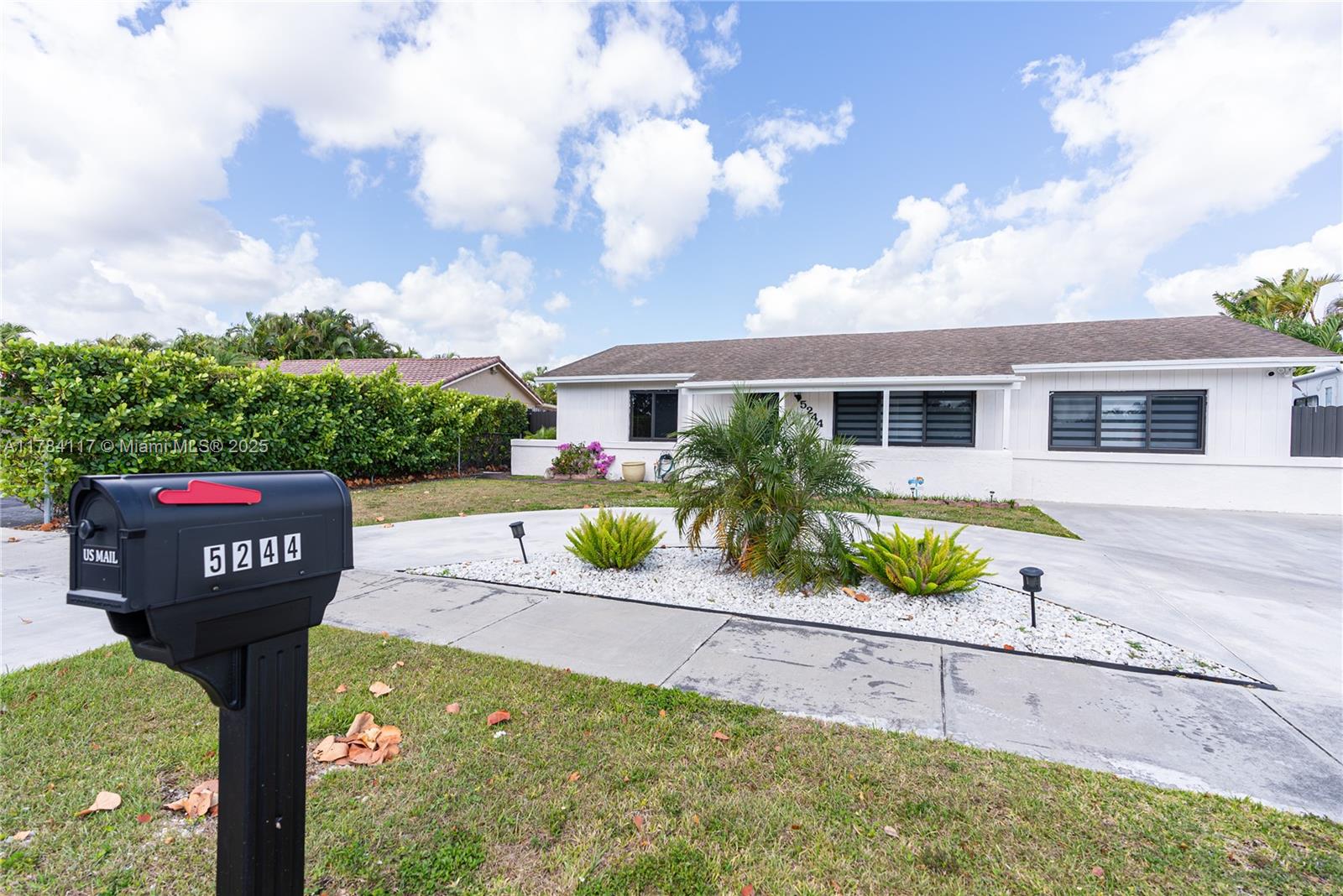 Homes for sale in Miami, FL | 5244 Sw 134Th Ct, Miami, FL 33175 | MLS# A11784117