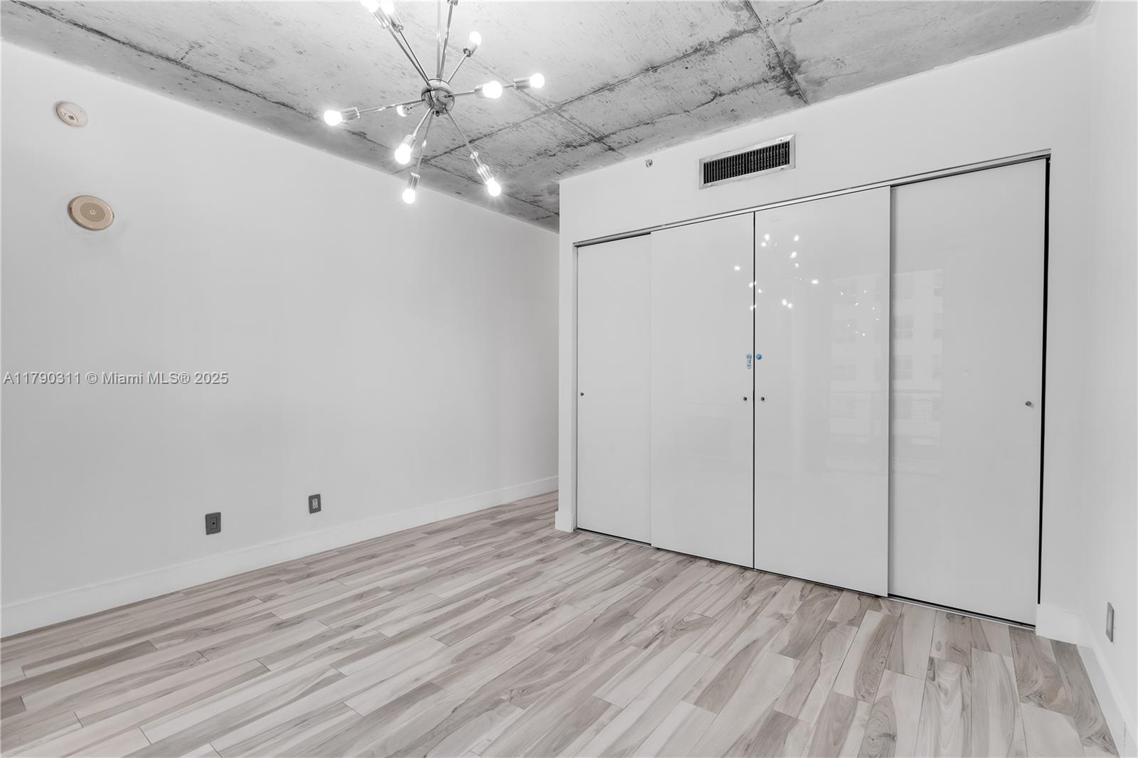 690 SW 1st Ct #2124, Miami FL 33130