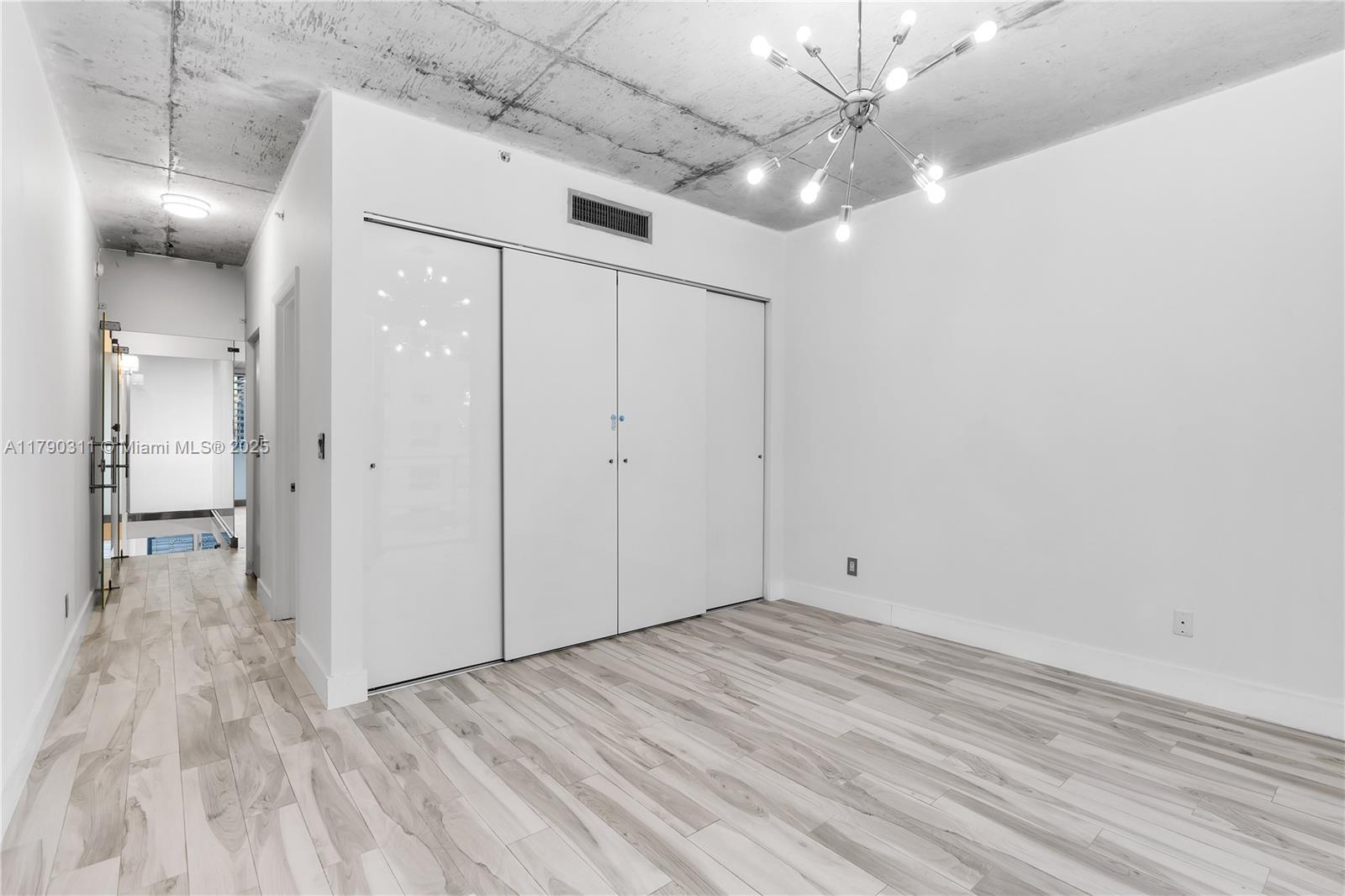 690 SW 1st Ct #2124, Miami FL 33130